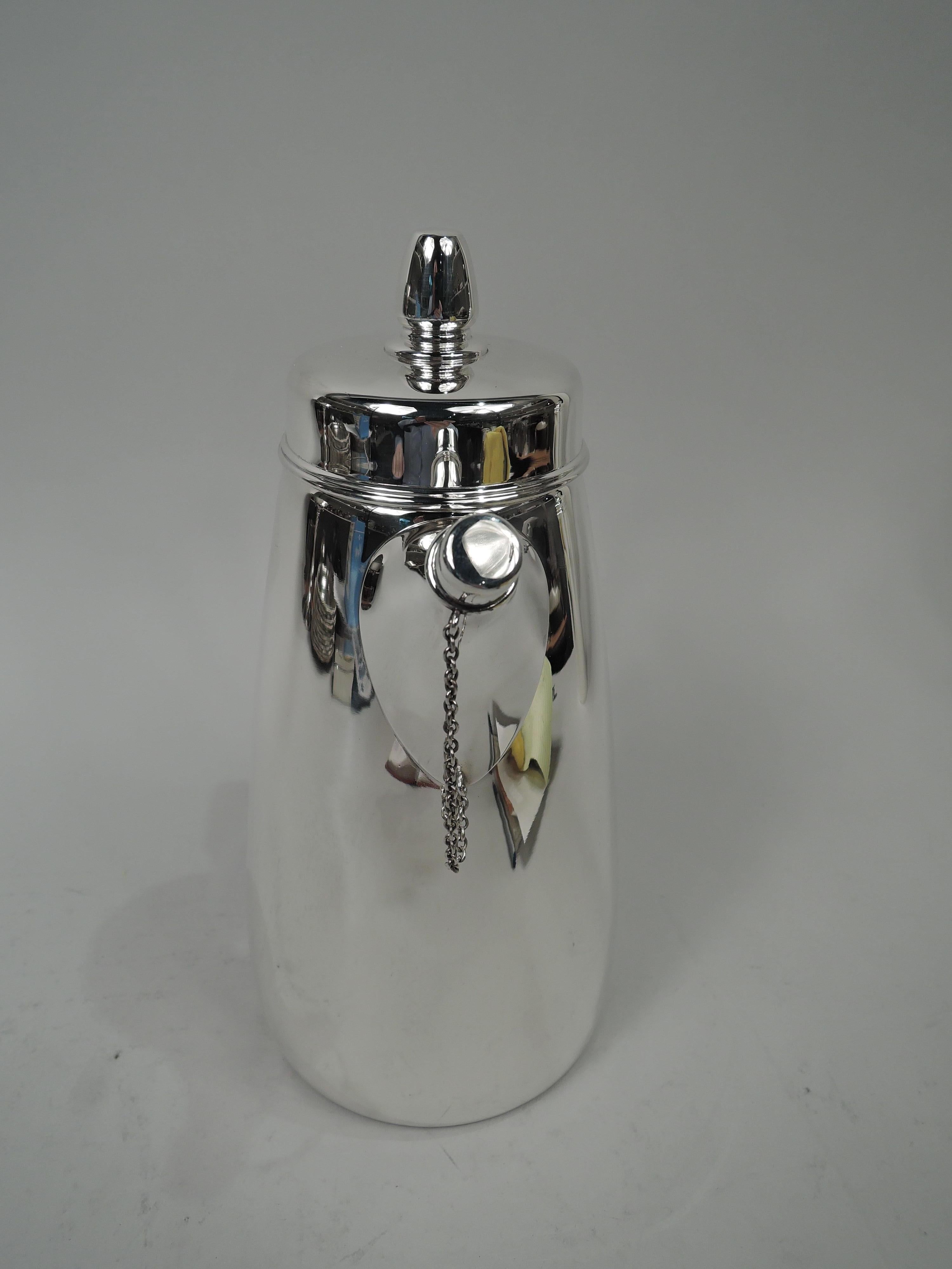 Super Snazzy Tiffany American Art Deco Sterling Silver Cocktail Shaker In Good Condition For Sale In New York, NY