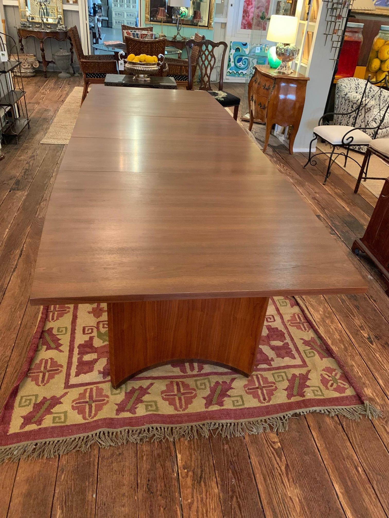Super Sophisticated Very Large Mid-Century Modern Sleek Walnut Dining Table 4