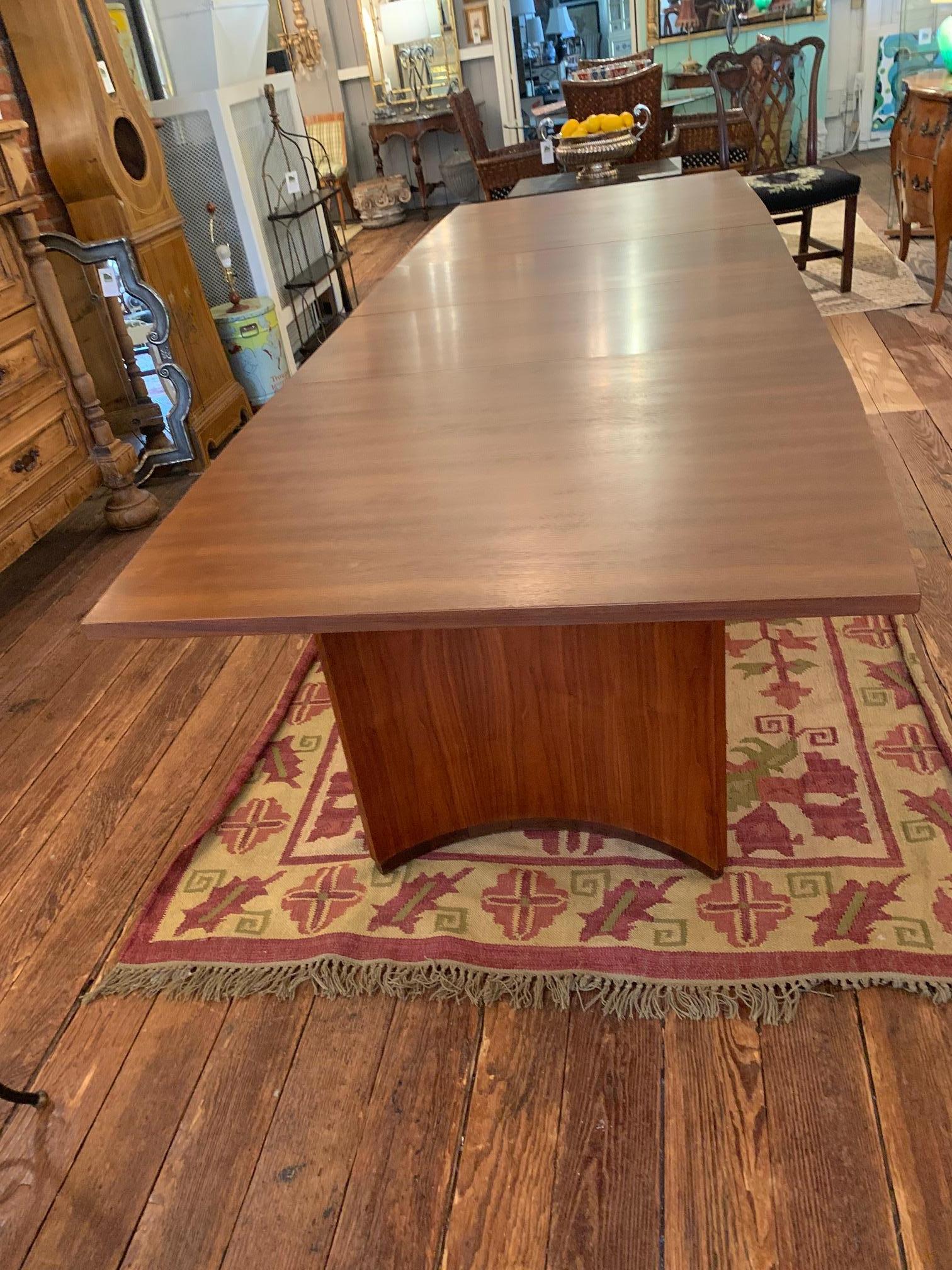 Super Sophisticated Very Large Mid-Century Modern Sleek Walnut Dining Table In Good Condition In Hopewell, NJ