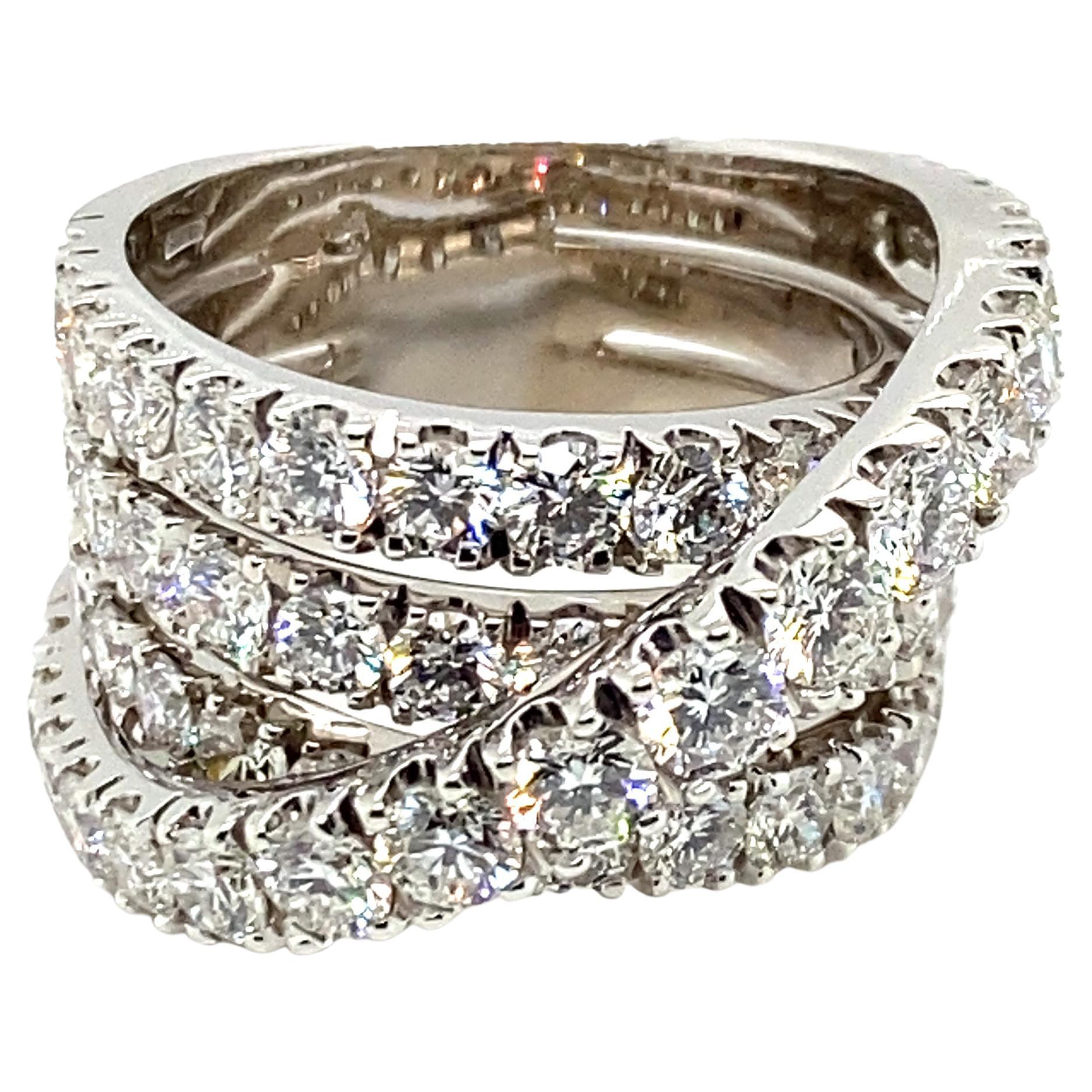 Super Sparkling Diamond Ring by Crivelli in 18 Karat White Gold For Sale