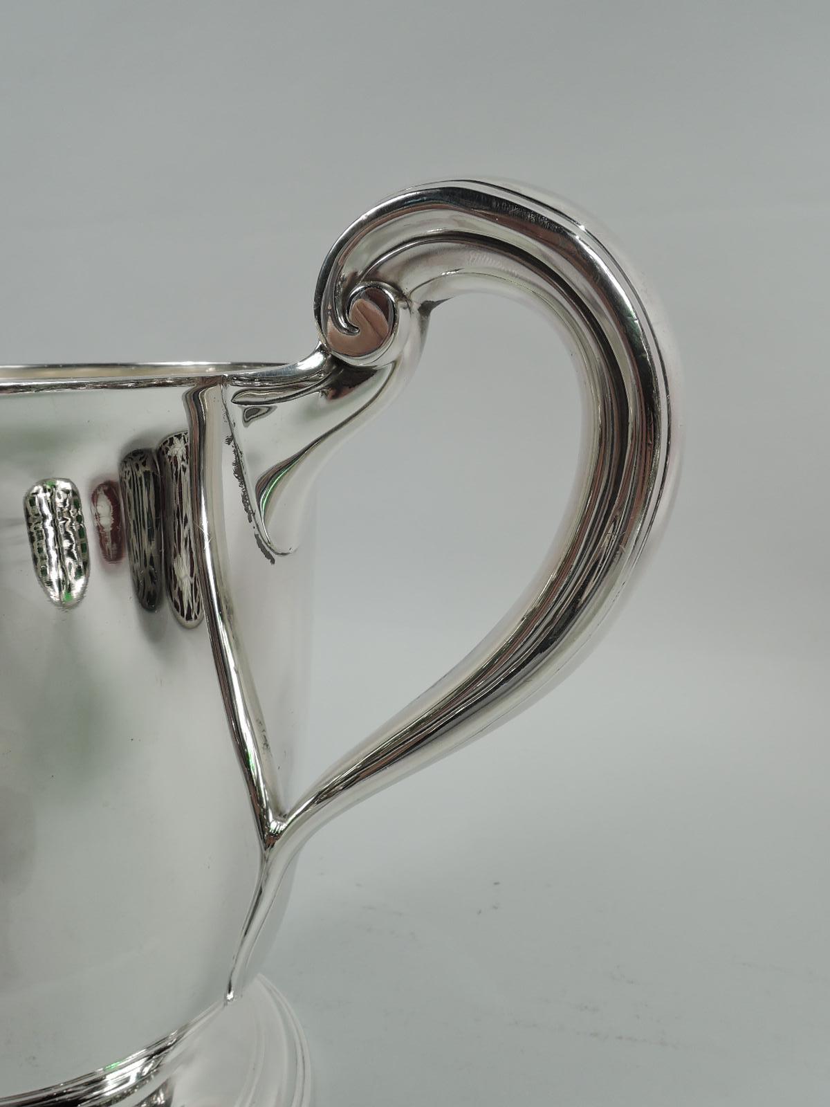 Super Stylish American Modern Sterling Silver Water Pitcher by Tiffany In Excellent Condition In New York, NY