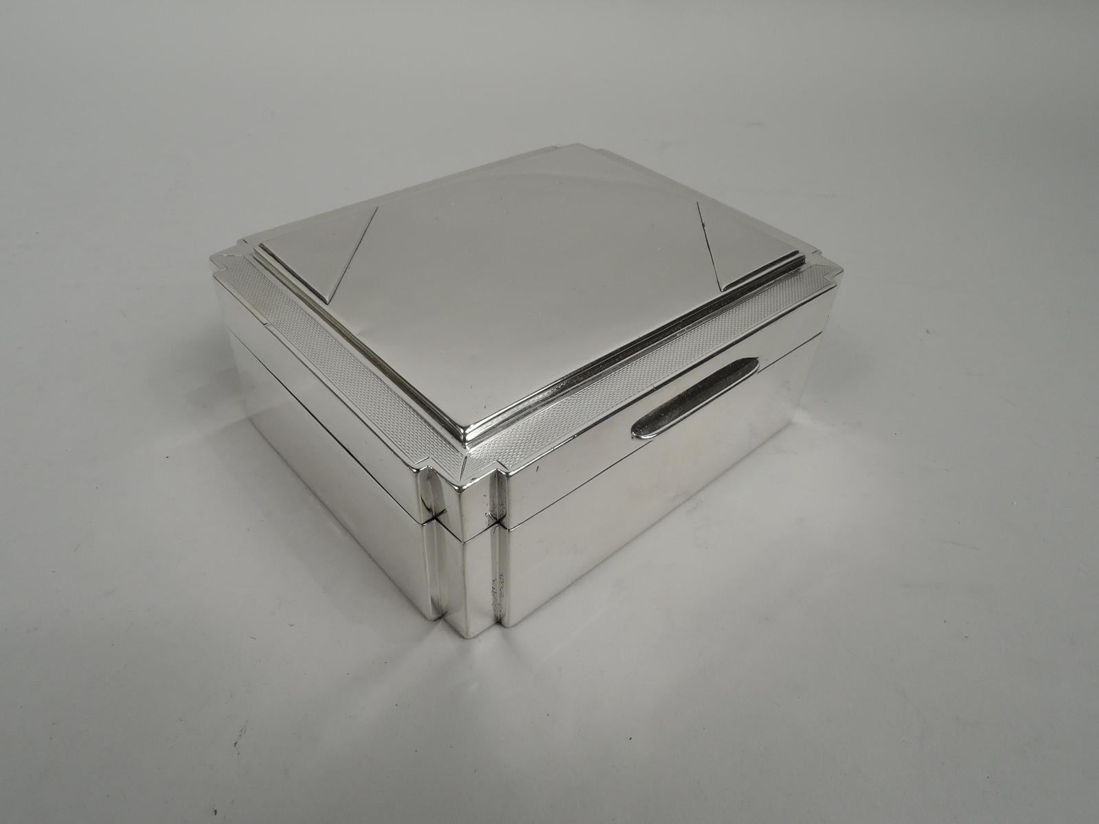 Super Stylish English Art Deco Sterling Silver Box In Good Condition In New York, NY