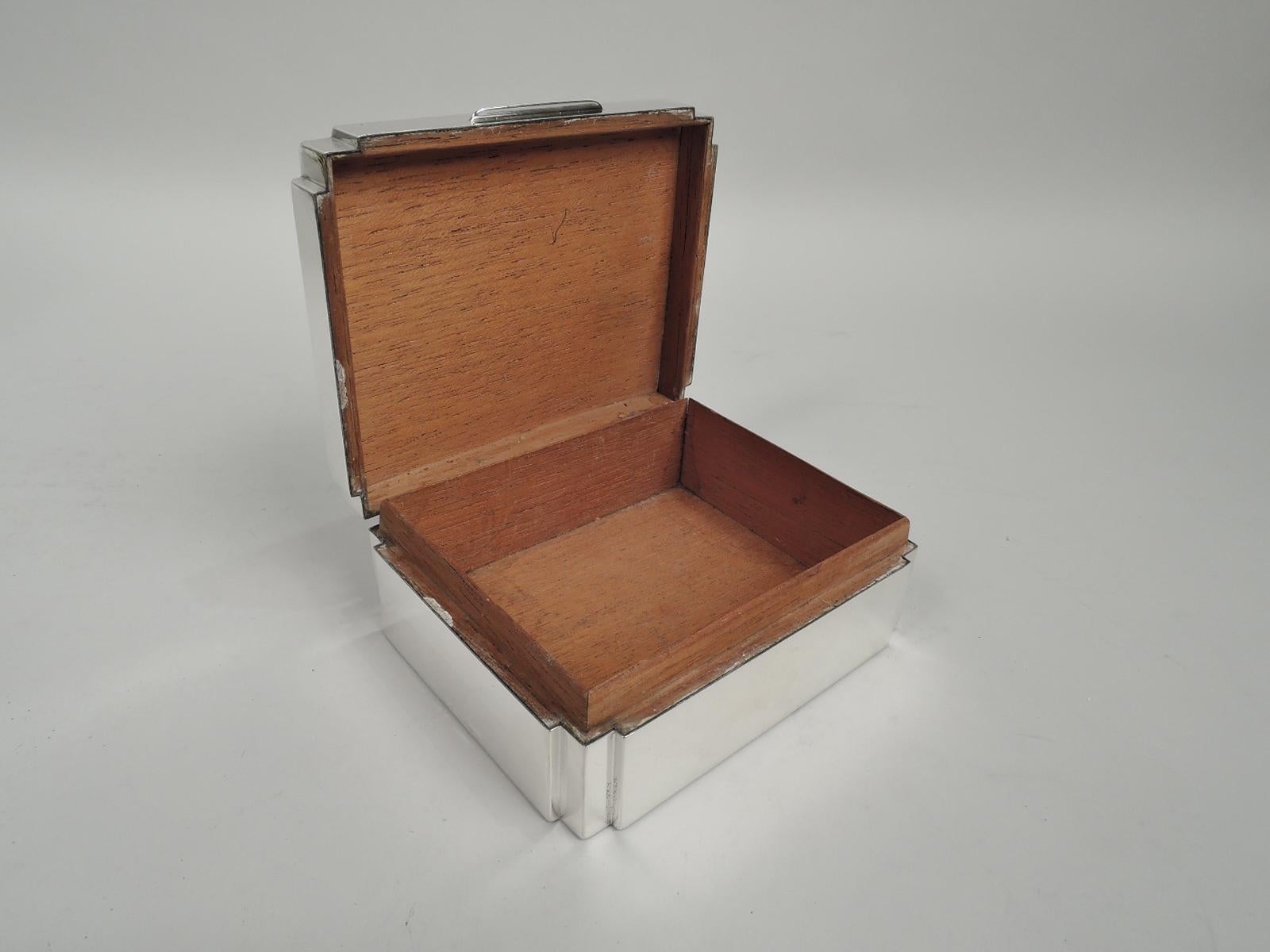 Mid-20th Century Super Stylish English Art Deco Sterling Silver Box