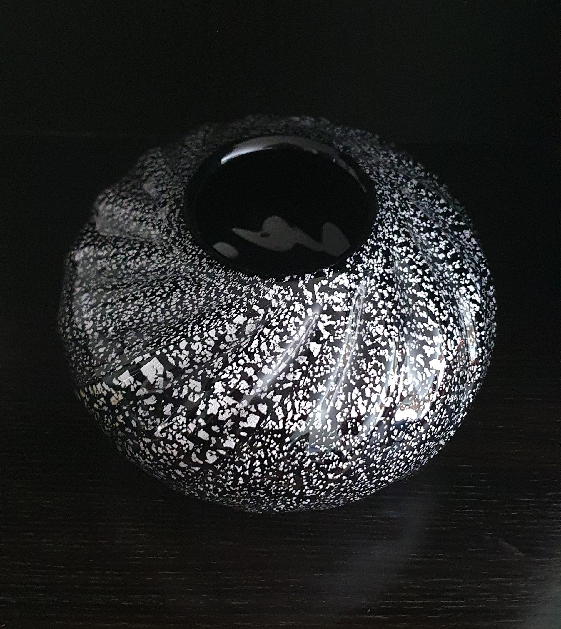 Vetro di Murano Vaso in vetro di Murano super spesso di Mazzuccato Murano, nero trasparente e foglia d'argento in vendita