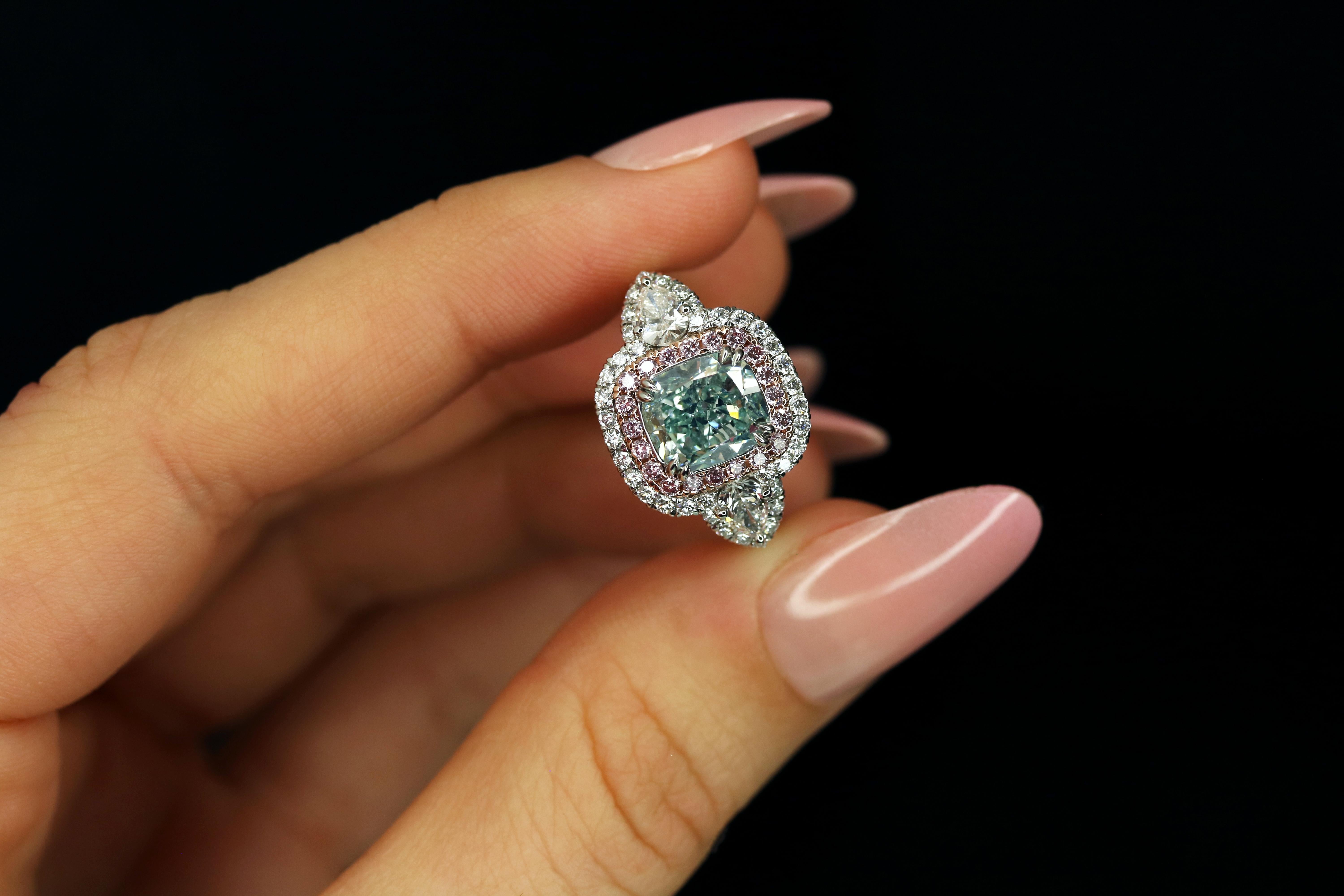 Contemporary Super Unique GIA certified 2.02ct Fancy Intense Bluish Green Diamond Ring For Sale