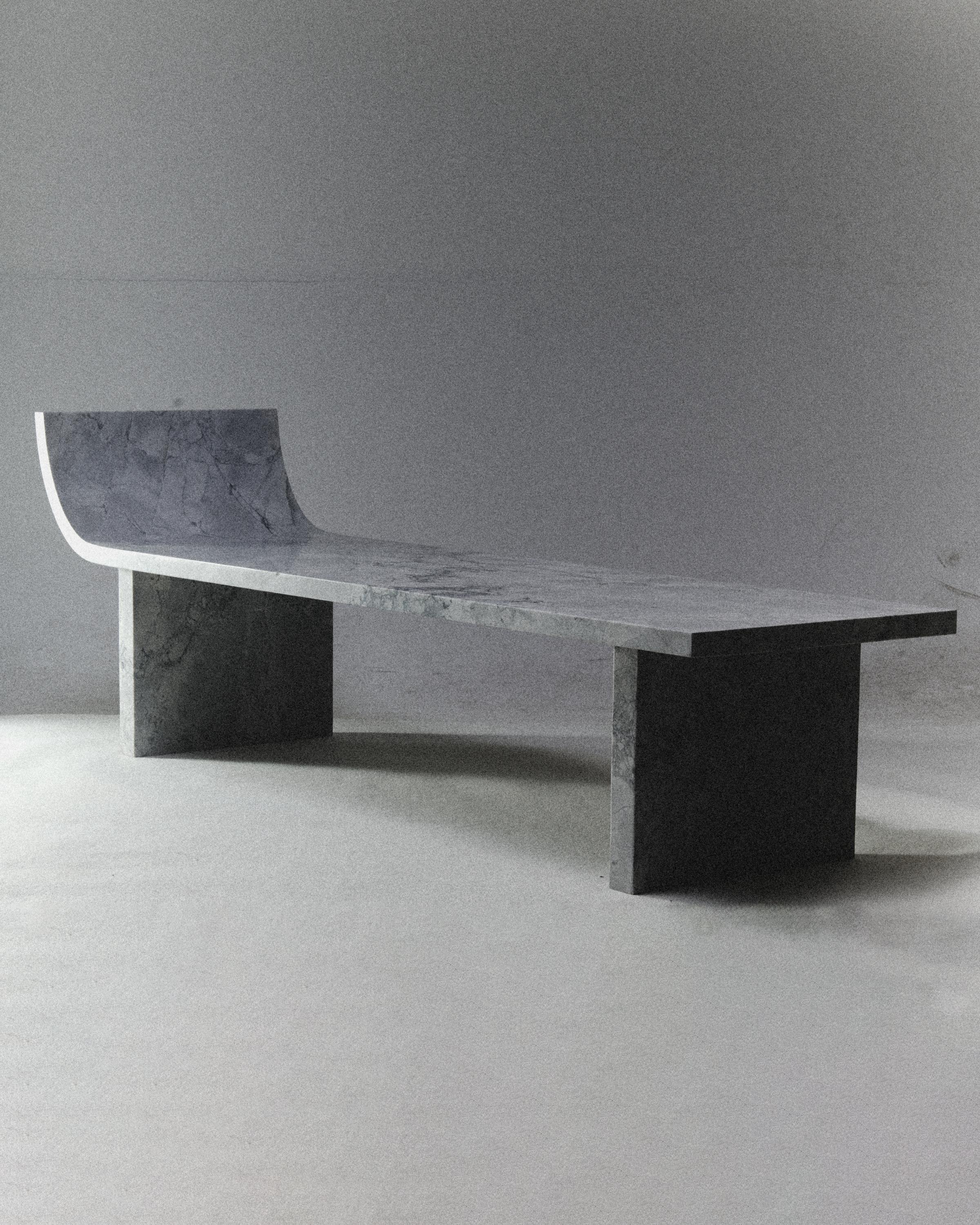 Superweiße Marmorbank π 05 von Atelier Dutré
Abmessungen: 212,09 L x 59,69 B x 72,39 H cm
MATERIALIEN: Superweißer Marmor 

Das Atelier Dutré arbeitet an der Schnittstelle zwischen Design und Skulptur, wo Funktionalität und künstlerischer Ausdruck