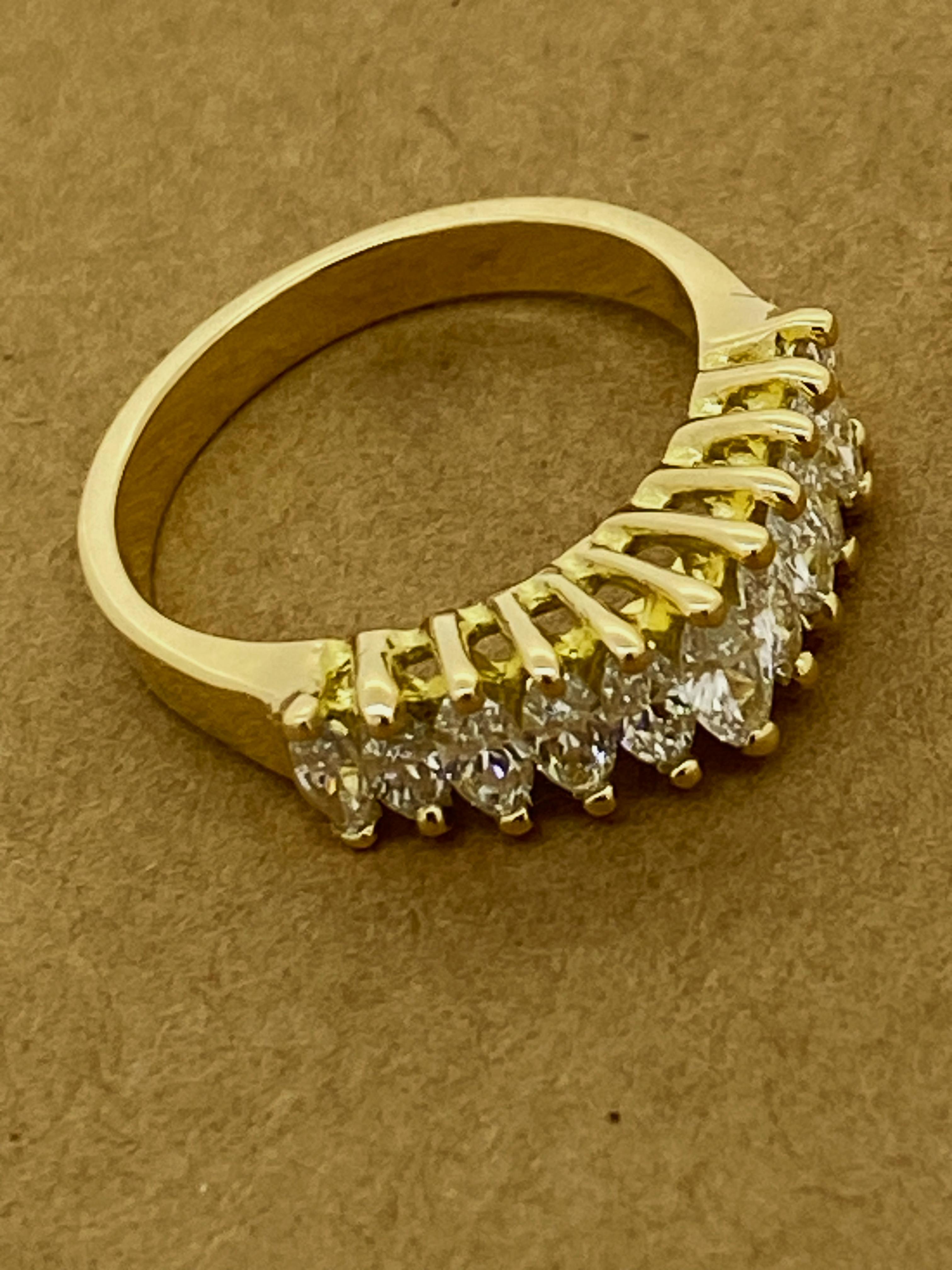Superbe bague/anneau grappe en or jaune 18 carats avec diamant taille marquise de 1,00 carat (x 11) Excellent état - En vente à MELBOURNE, AU