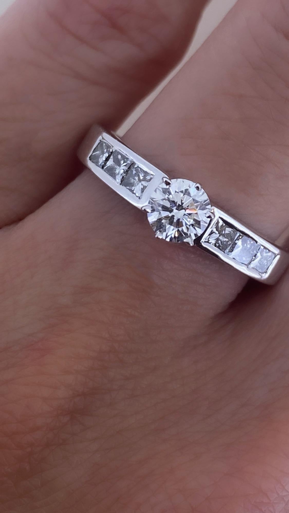 Women's Superb 1.00ct Solitaire with Accents Diamond Engagement Ring in 18K White Gold For Sale