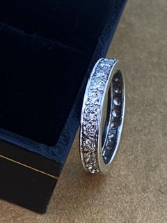Superb 1.00ct Thread & Grain Set Diamond Full Eternity Band in 18K White Gold