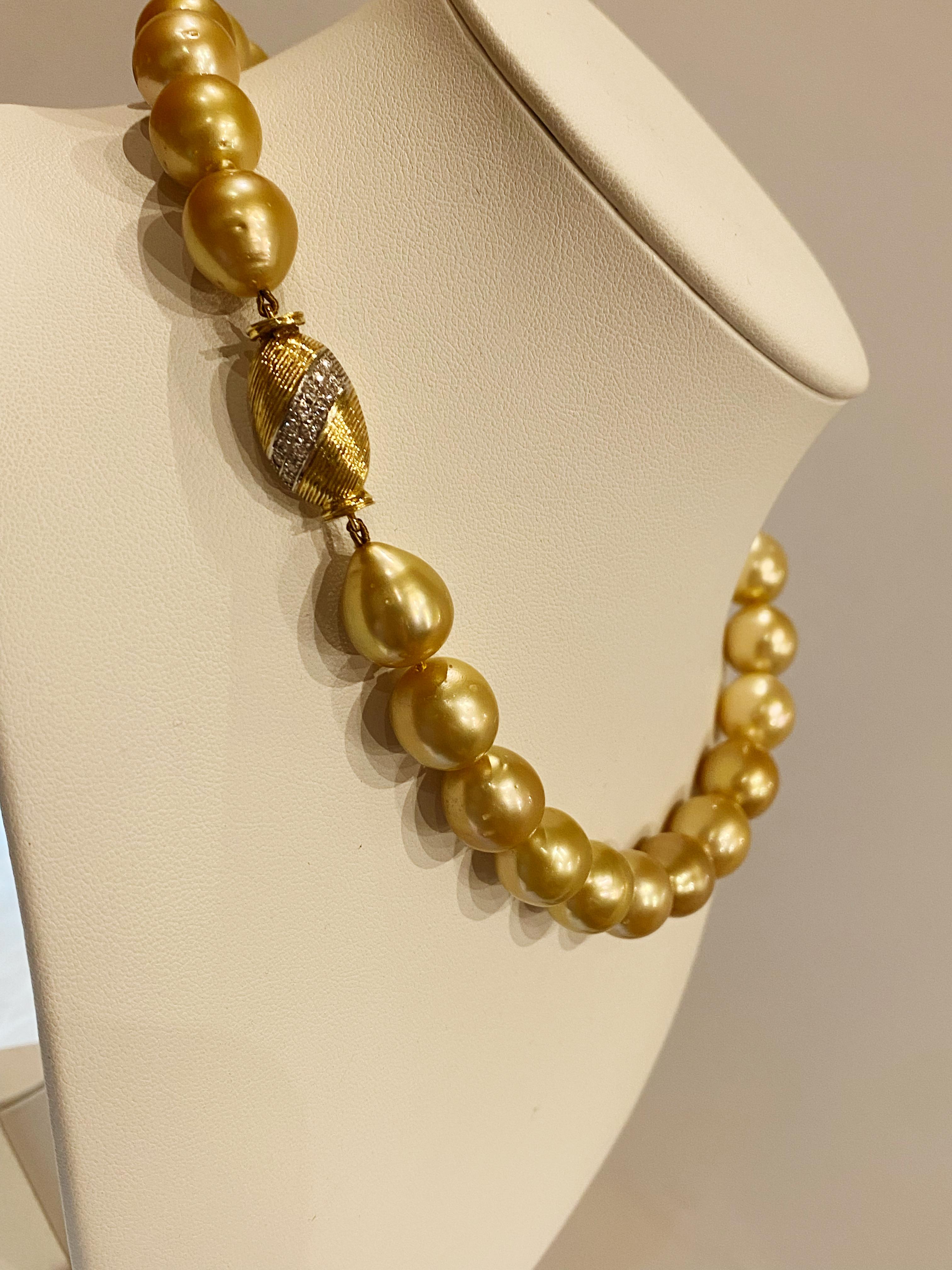Hervorragende 13 - 16 mm Südsee-Gold-Halskette mit hohem Lüster und Perlen. Wert in Höhe von28900 $. Damen