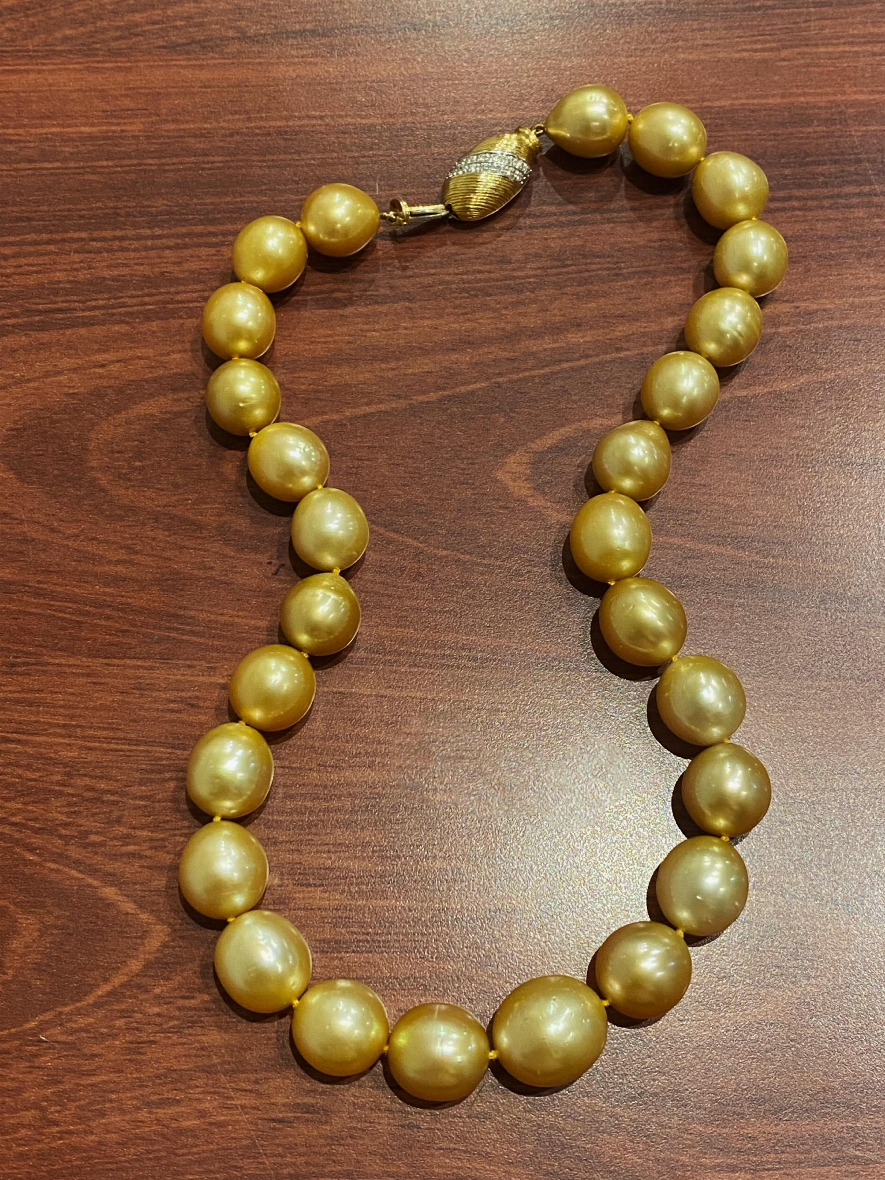 Hervorragende 13 - 16 mm Südsee-Gold-Halskette mit hohem Lüster und Perlen. Wert in Höhe von28900 $. 2