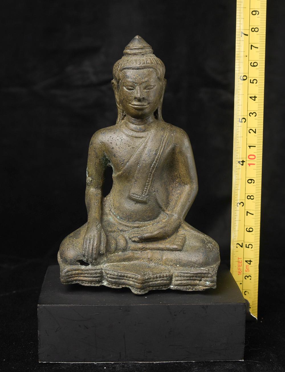 Thaïlandais Superbe bouddha thaïlandais du 13e siècle. 10077 en vente