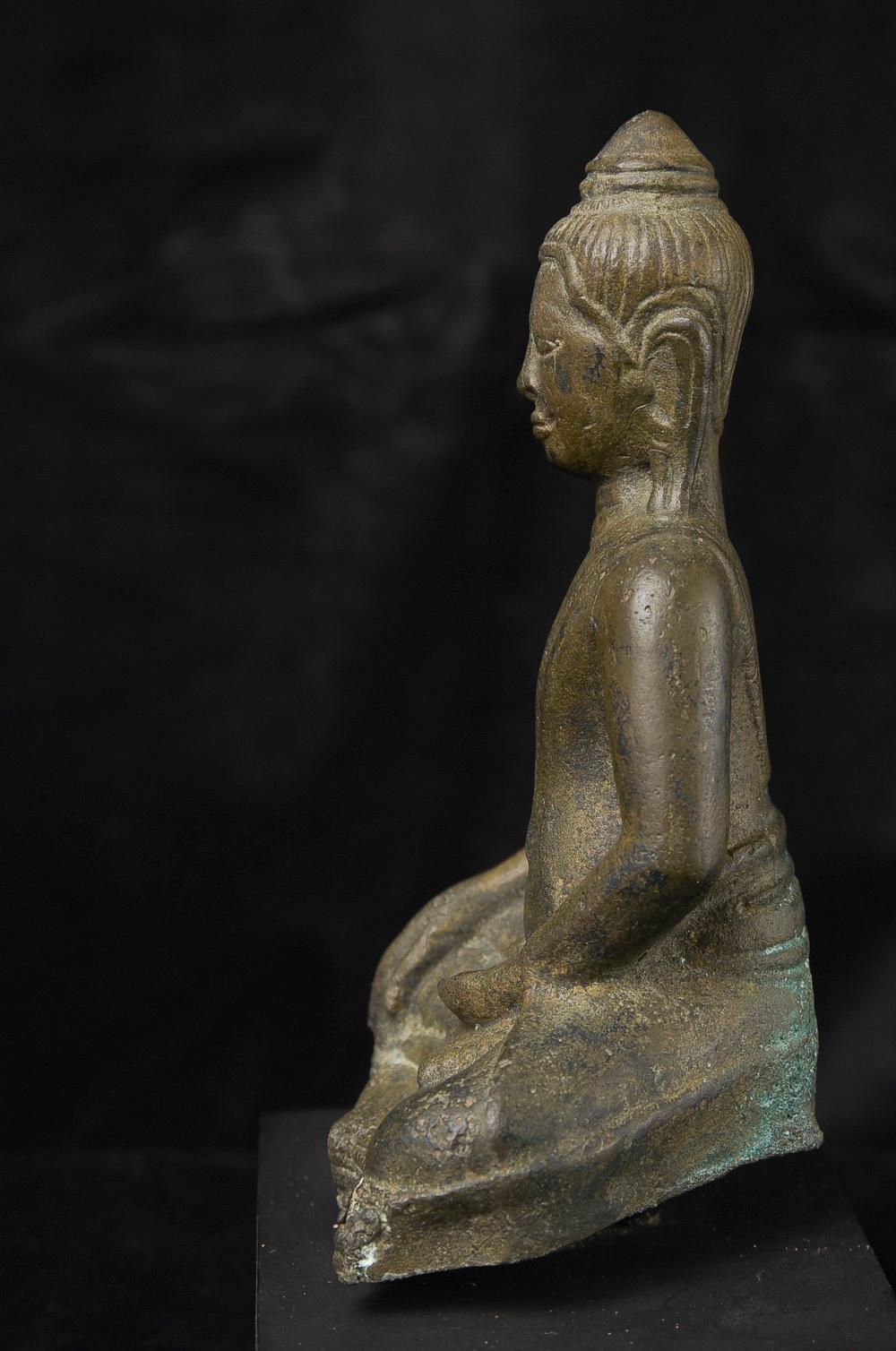 Bronze Superbe bouddha thaïlandais du 13e siècle. 10077 en vente
