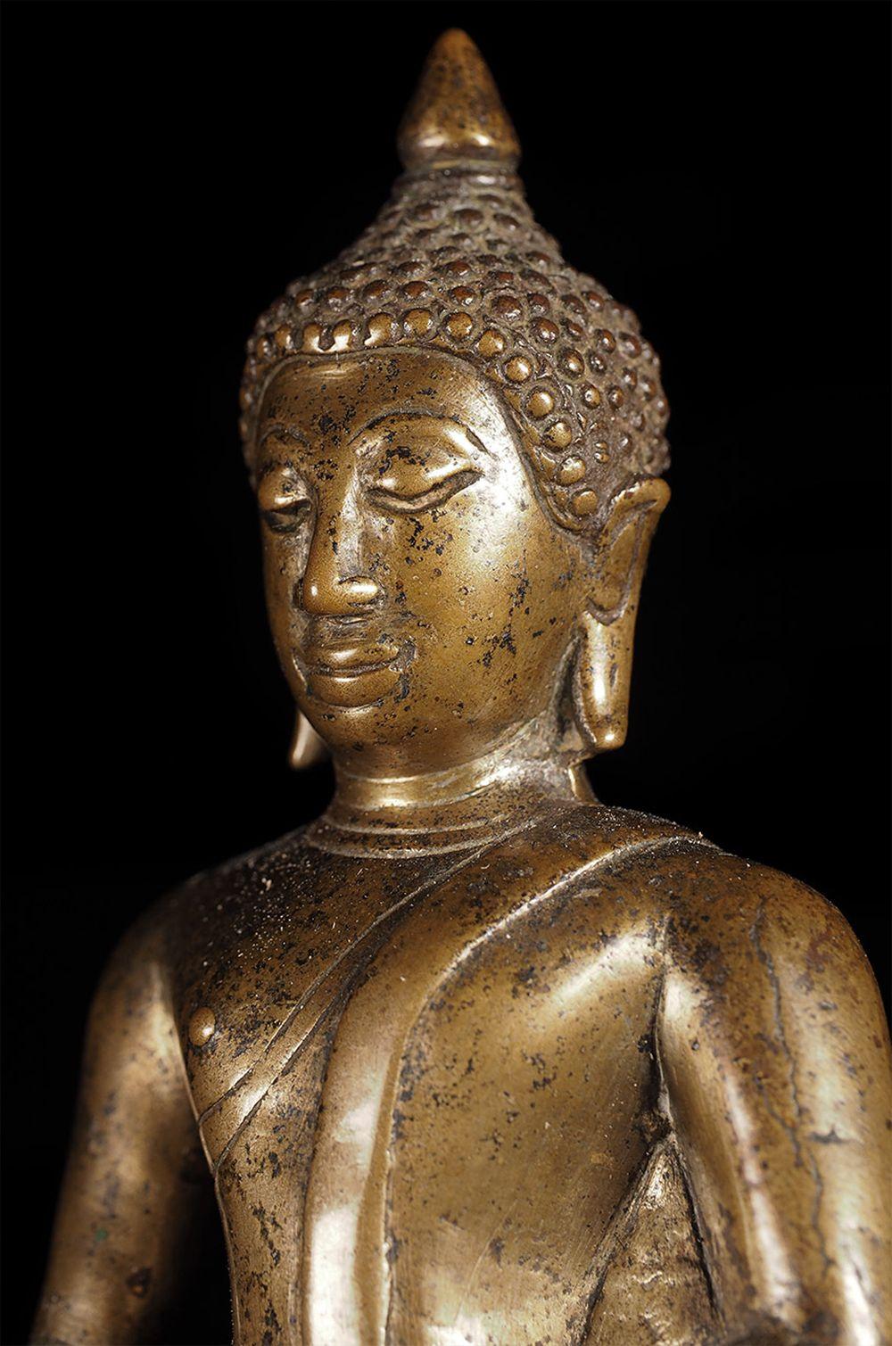 Superb 15/16thC Northern Thai bronze Buddha on custom base. This piece measures 5.5