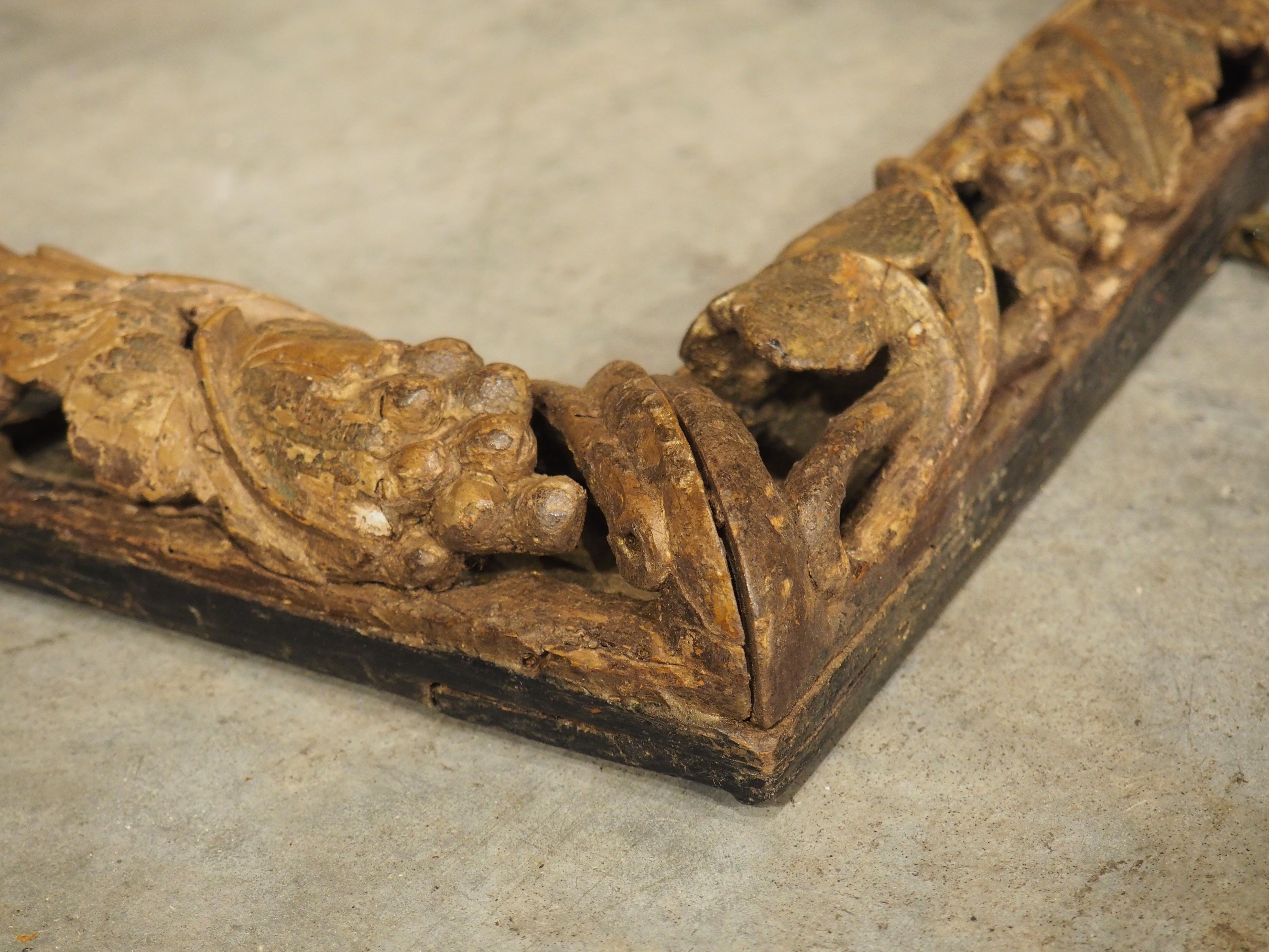 Superb 16th Century Carved Wooden Frame with Pierced Grapevine Frieze For Sale 7