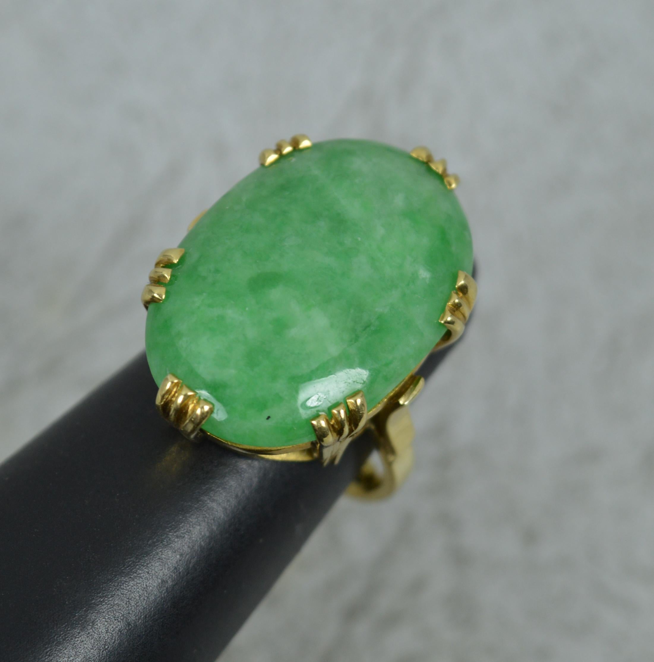 Superb 18 Carat Yellow Gold and Natural Jade Solitaire Ring For Sale 5