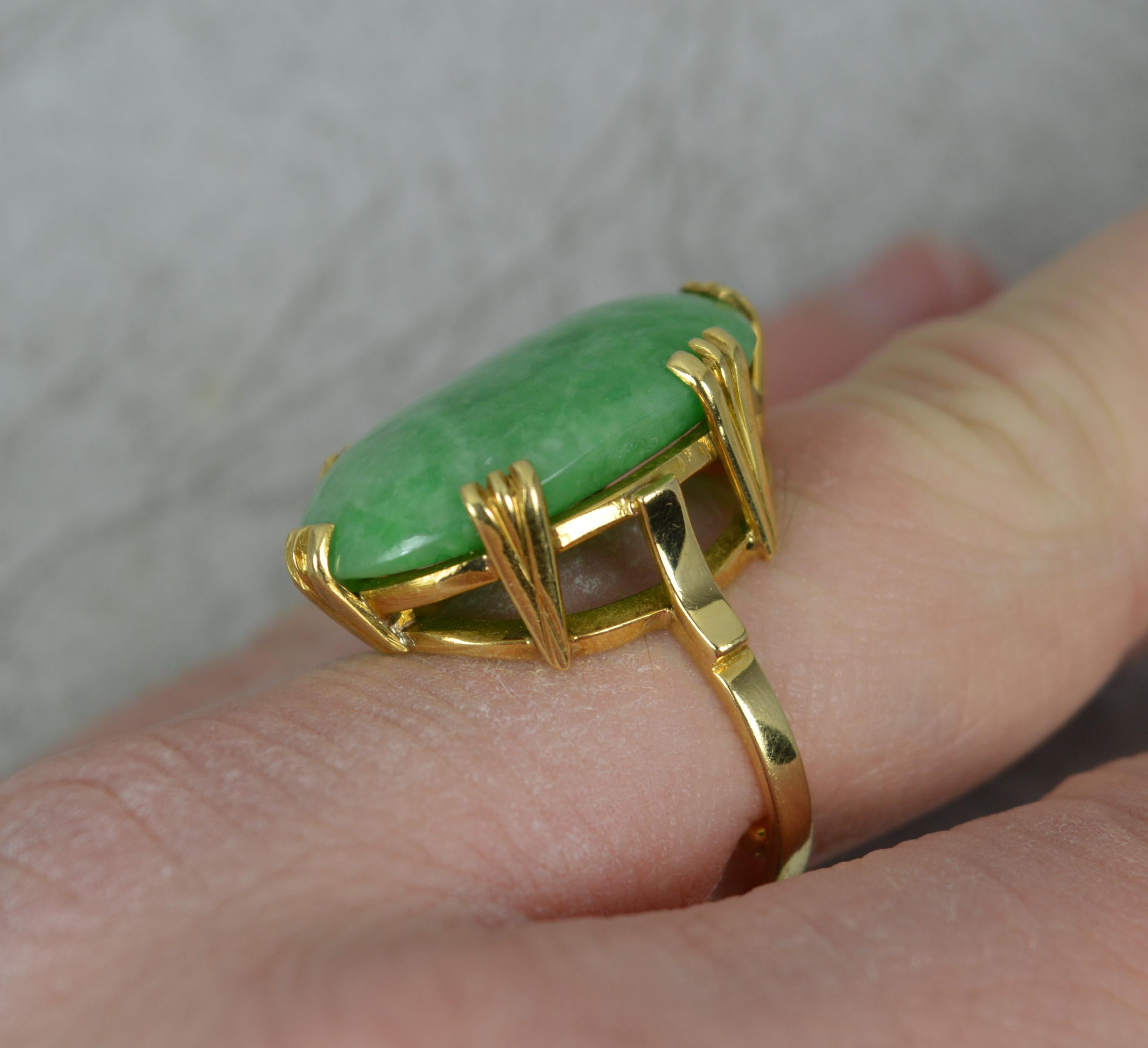 Oval Cut Superb 18 Carat Yellow Gold and Natural Jade Solitaire Ring For Sale