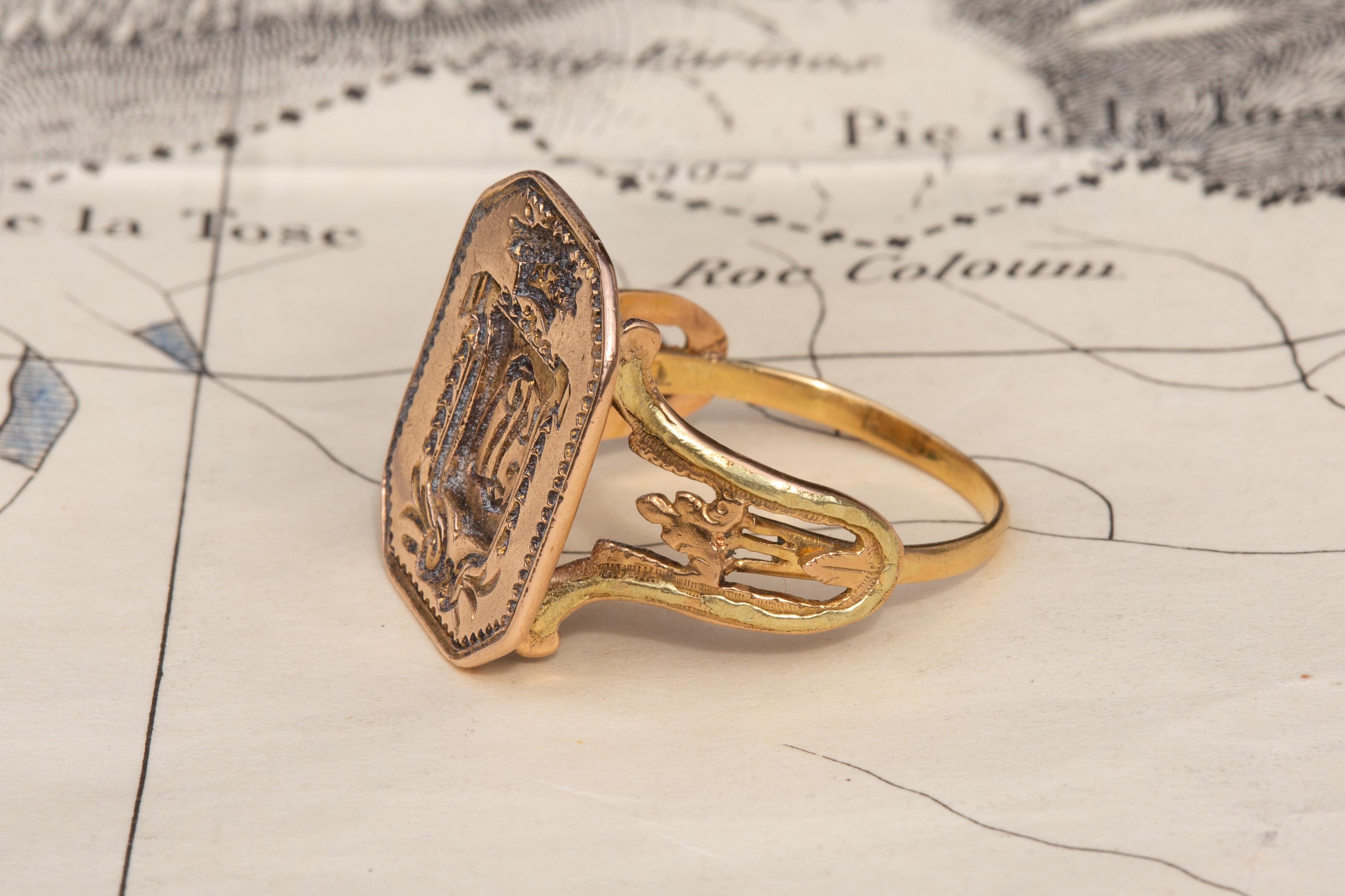 Superb 18th Century French Antique Gold Monogrammed Intaglio Seal Ring Georgian 1