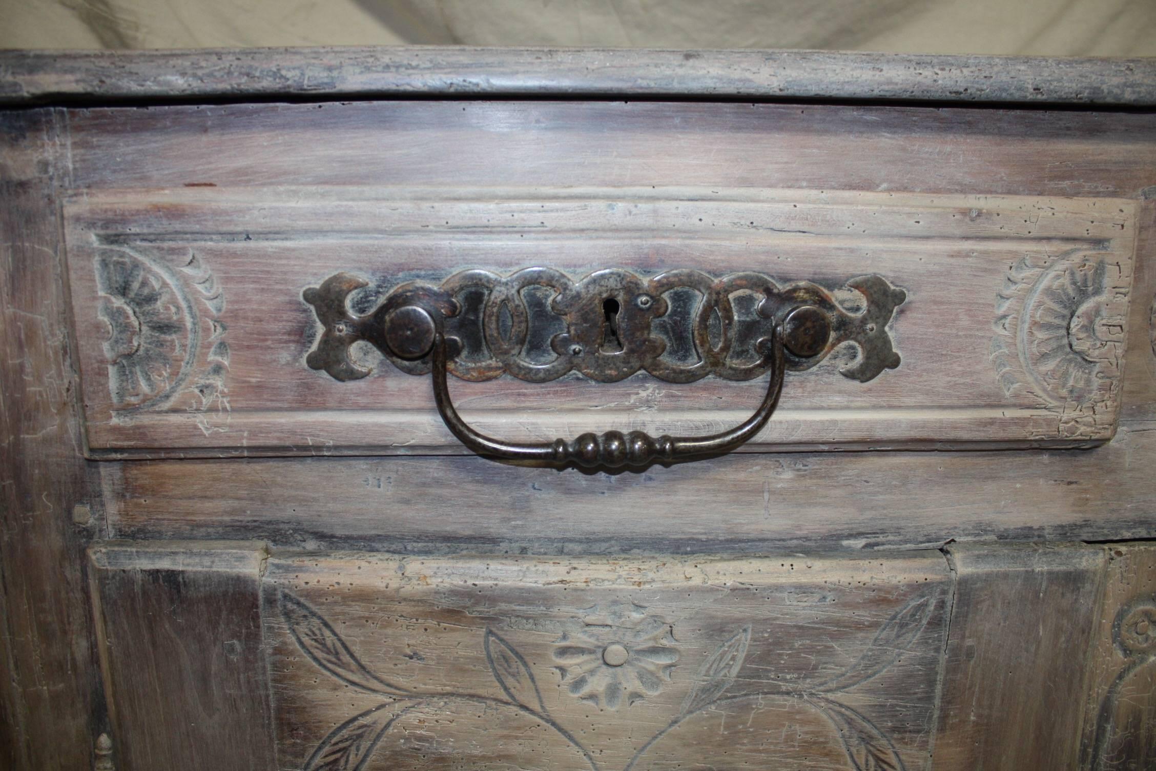Superbo buffet francese del XVIII secolo in vendita 3