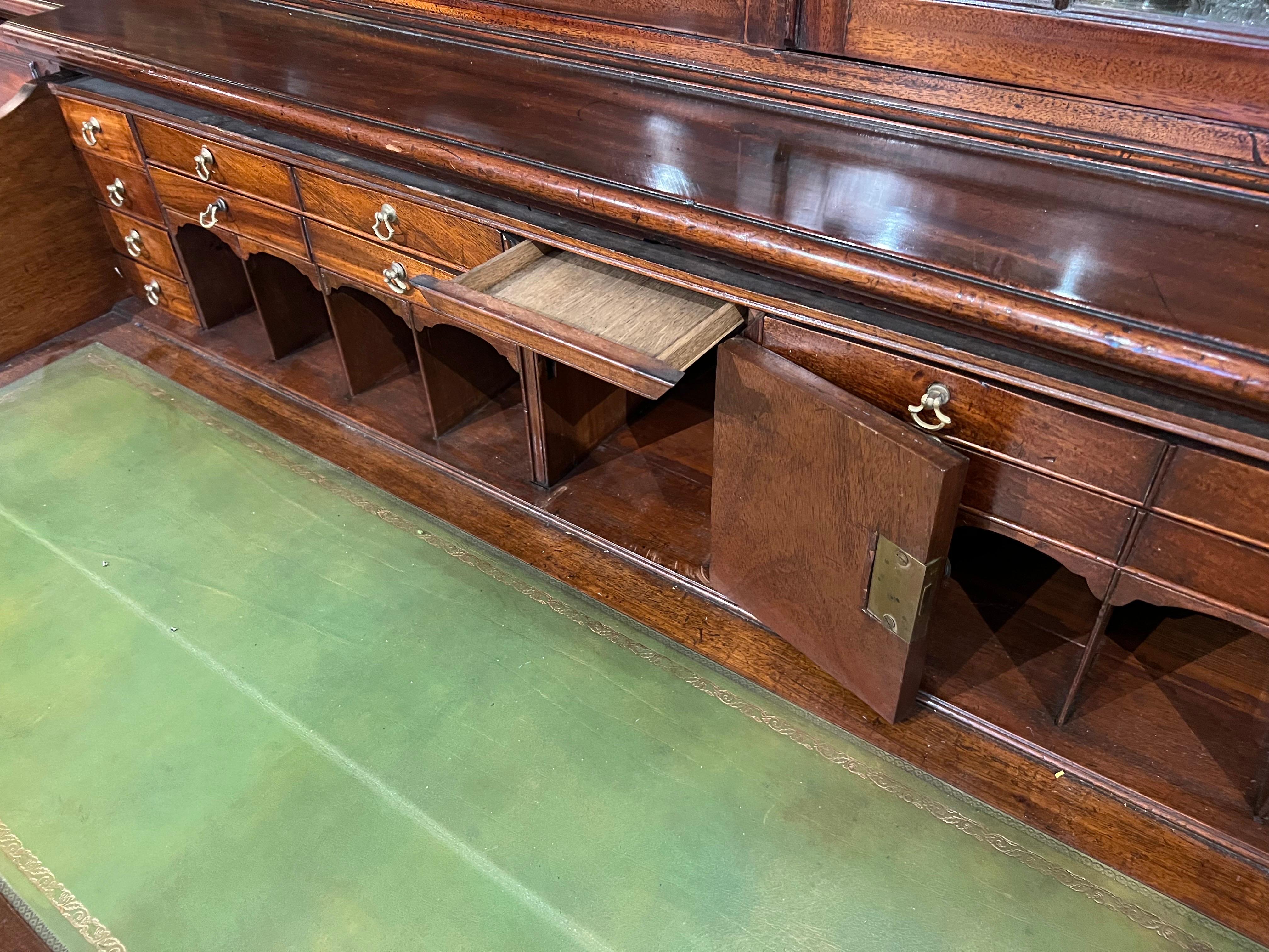 Superb 18th century Georgian Mahogany Breakfront Secretary Bookcase   For Sale 3