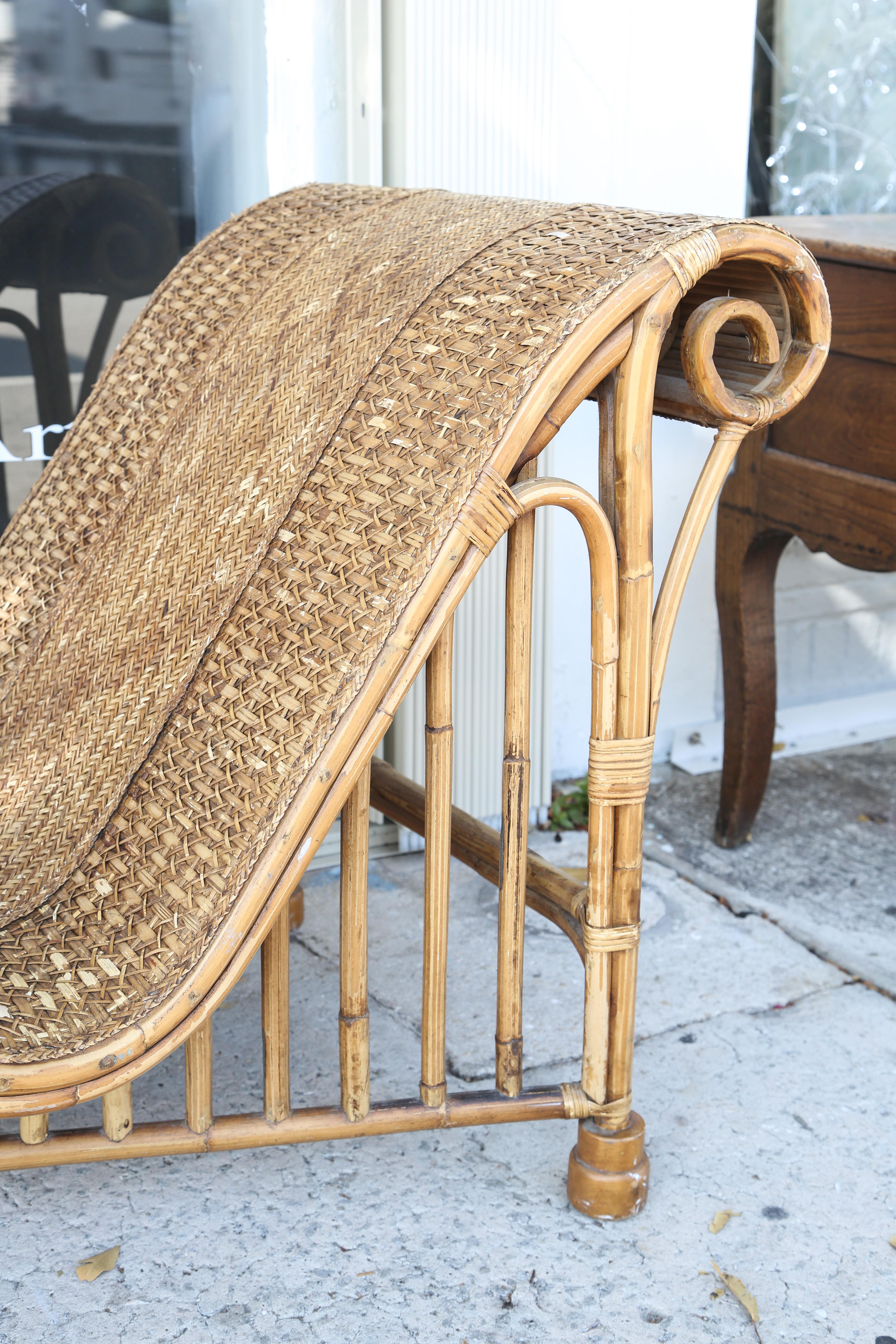 Early 20th Century Superb 1920s Modern Rattan Daybed or Long Chair