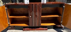 Hervorragende 1930er Art Deco Mahagoni Tulip Credenza oder Sideboard