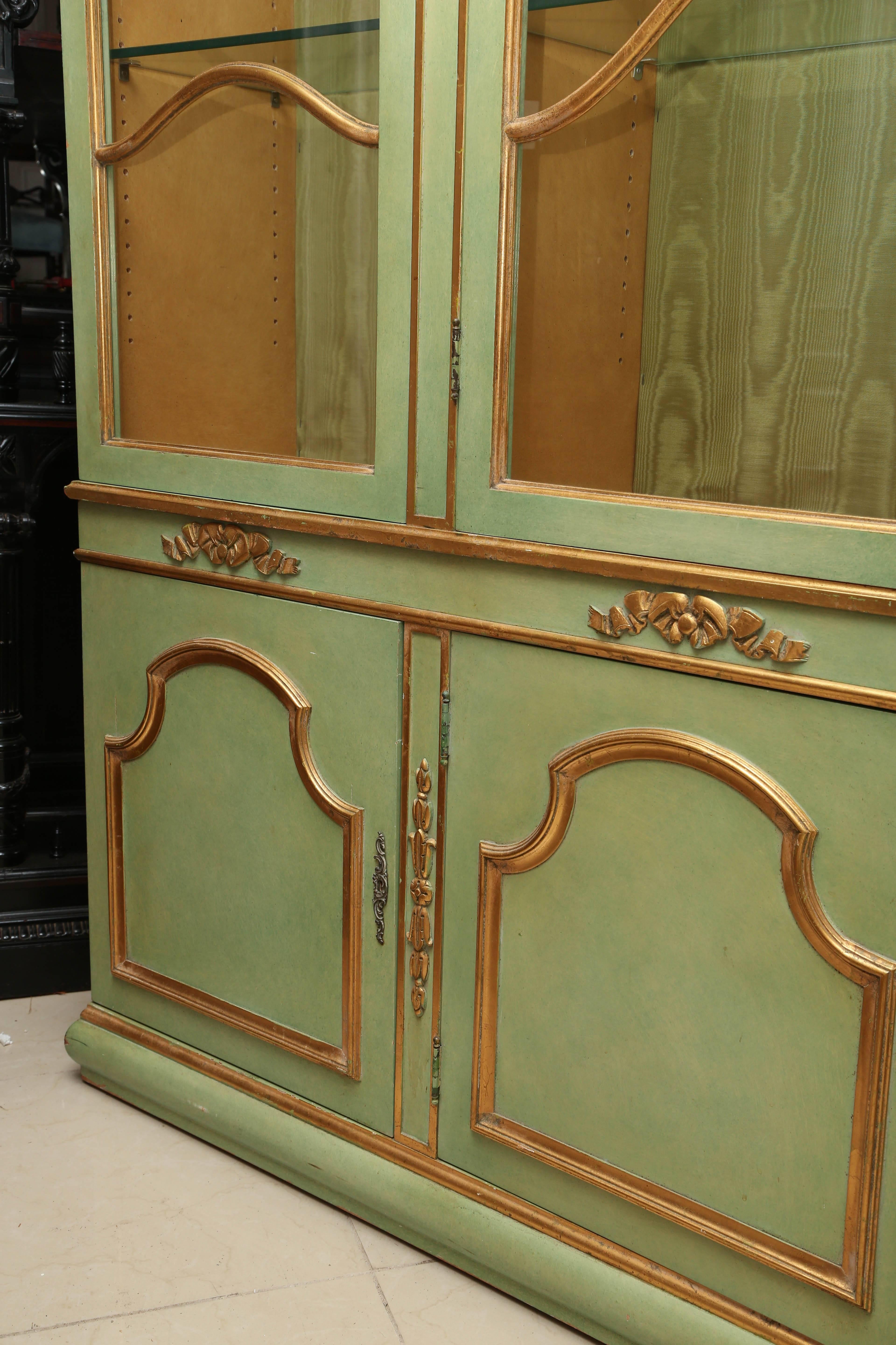 Superb 1950s Italian Baroque Style Parcel Gilt Green Painted Cabinet In Excellent Condition In West Palm Beach, FL