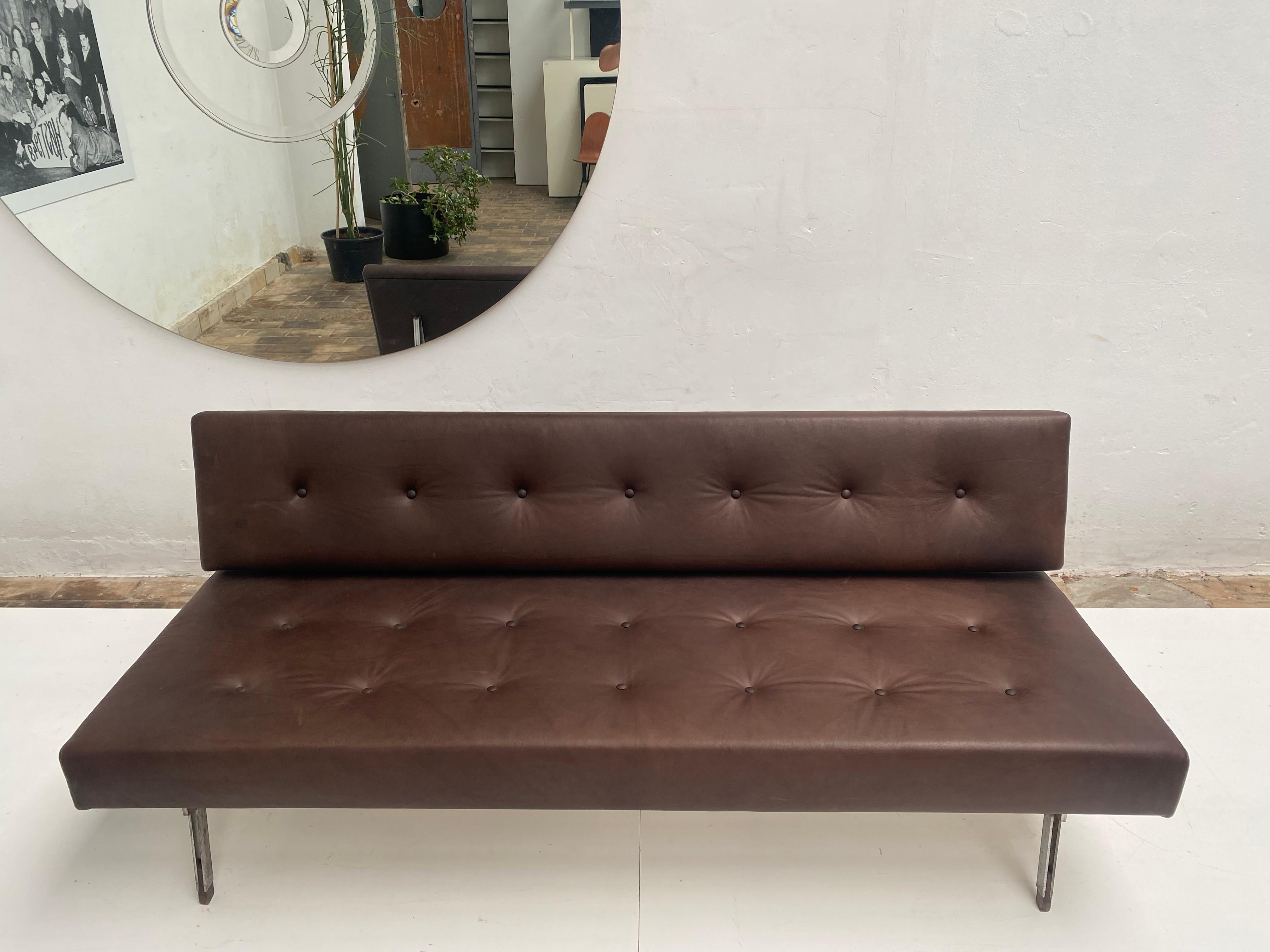 Superb 1958, 3 Seat, Gianfranco Frattini, '872' Leather Sofa, Cassina, Italy For Sale 9