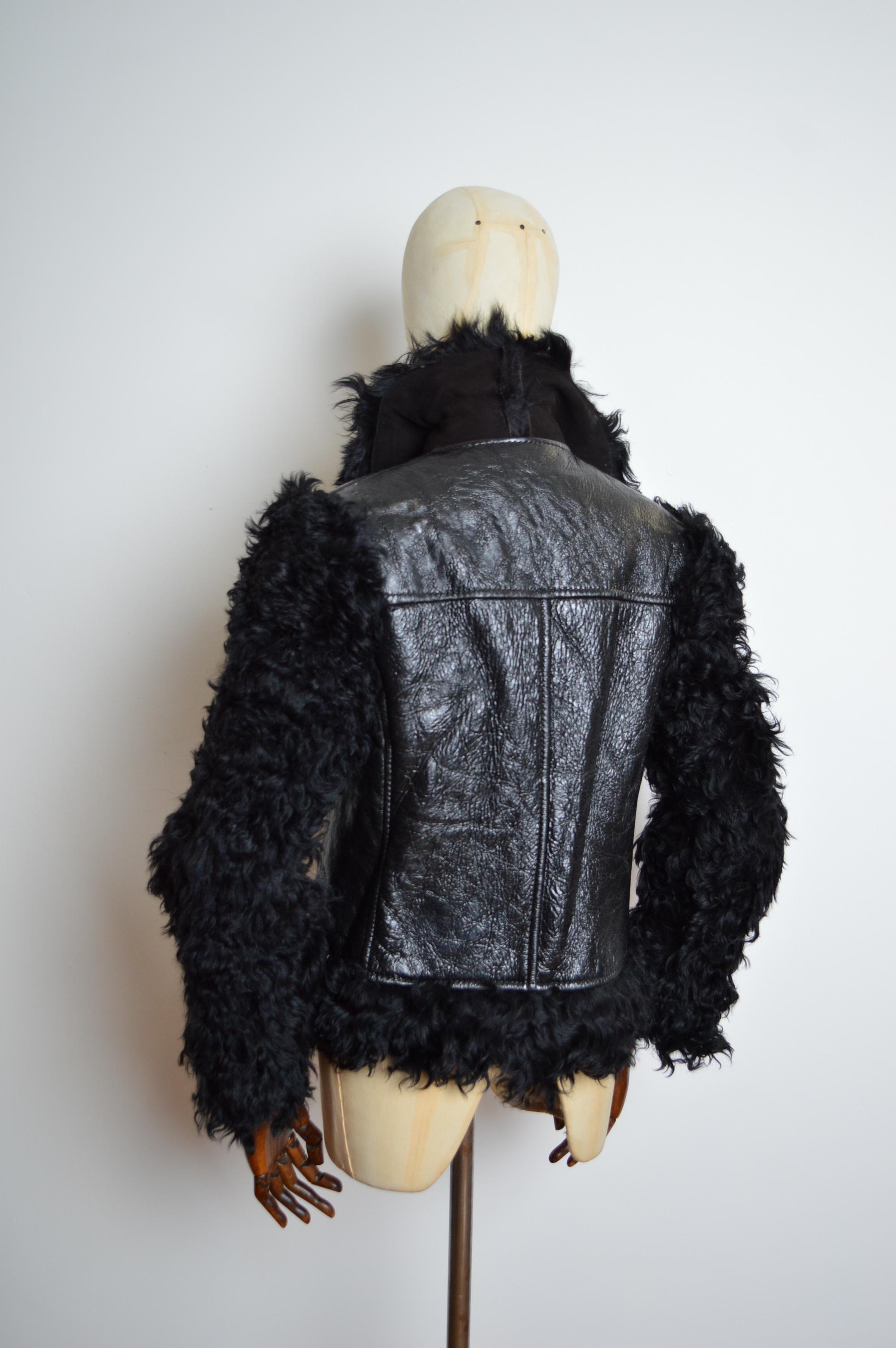Superb 1960s Black shiny Painted Vinyl & Curly Shearling - sheepskin Coat In Good Condition For Sale In Sheffield, GB