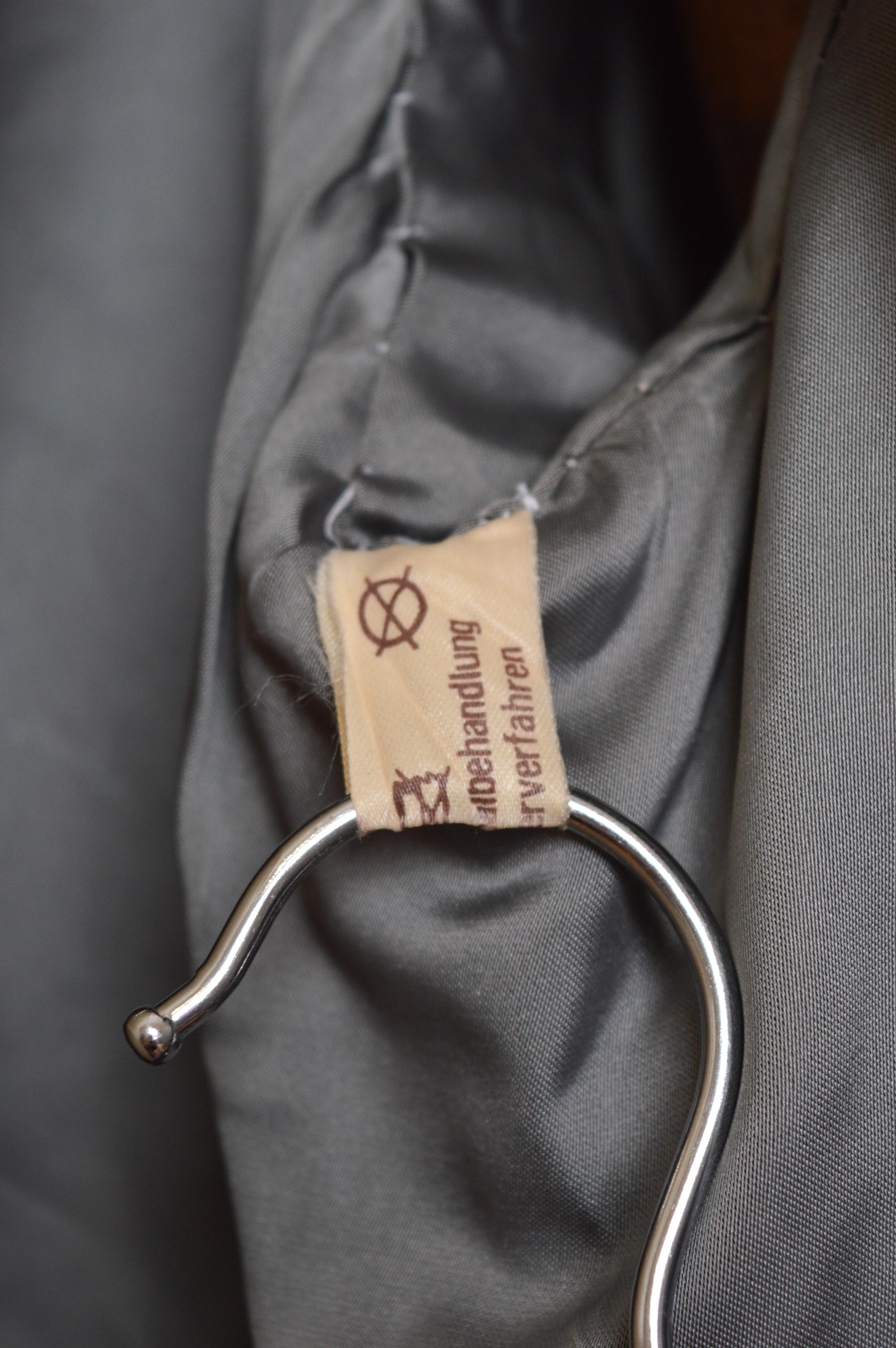 Superbo cappotto sartoriale grigio degli anni '70 in pelliccia d'agnello Astrakhan Karakul in vendita 10