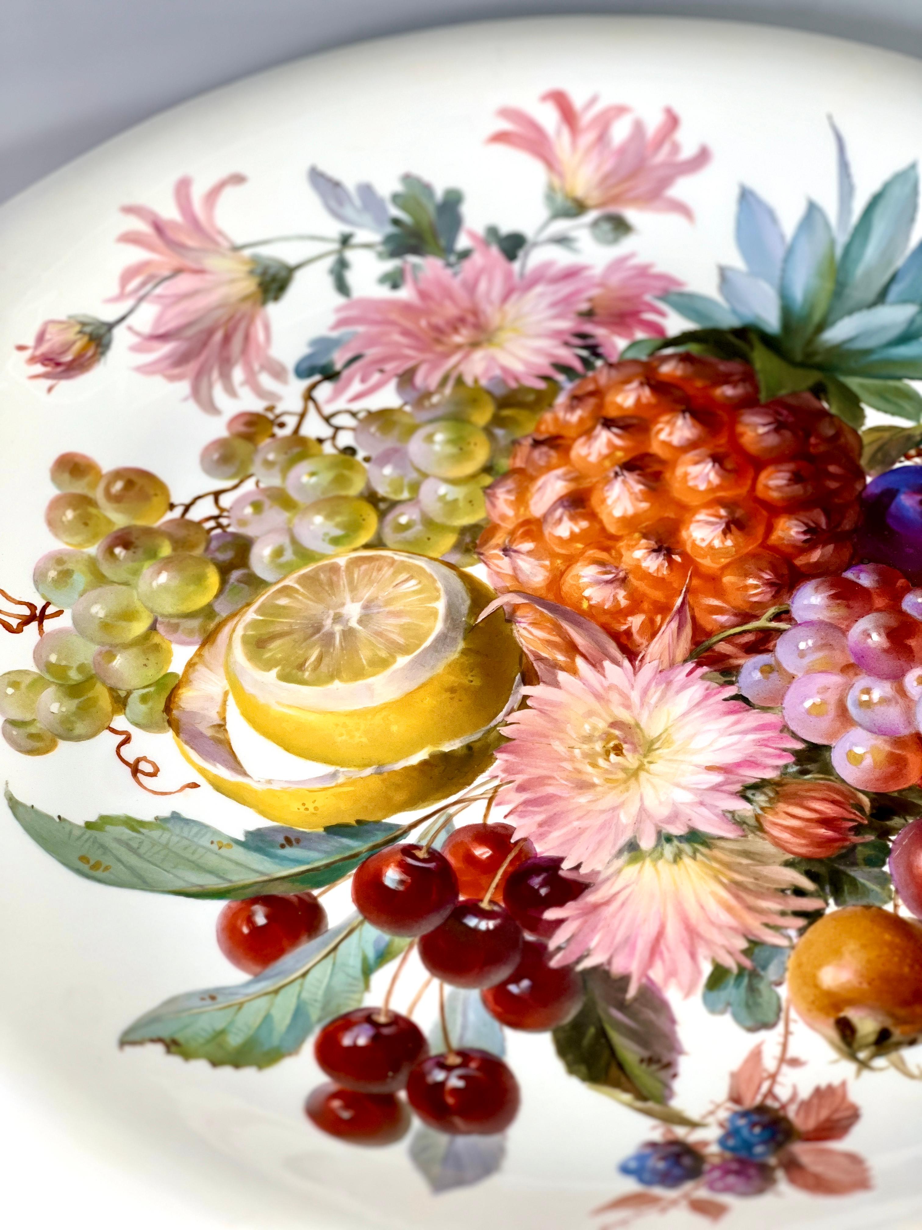 Magnífica placa de porcelana pintada a mano Meissen del siglo XIX 18,75