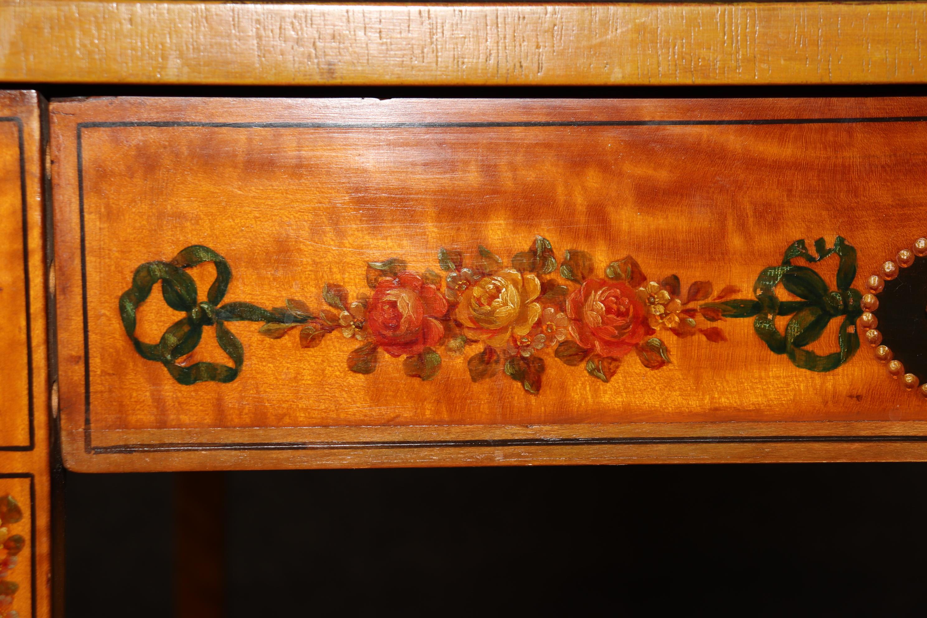 Superbe table centrale anglaise du 19ème siècle décorée de peinture Adams en bois de citronnier en vente 6
