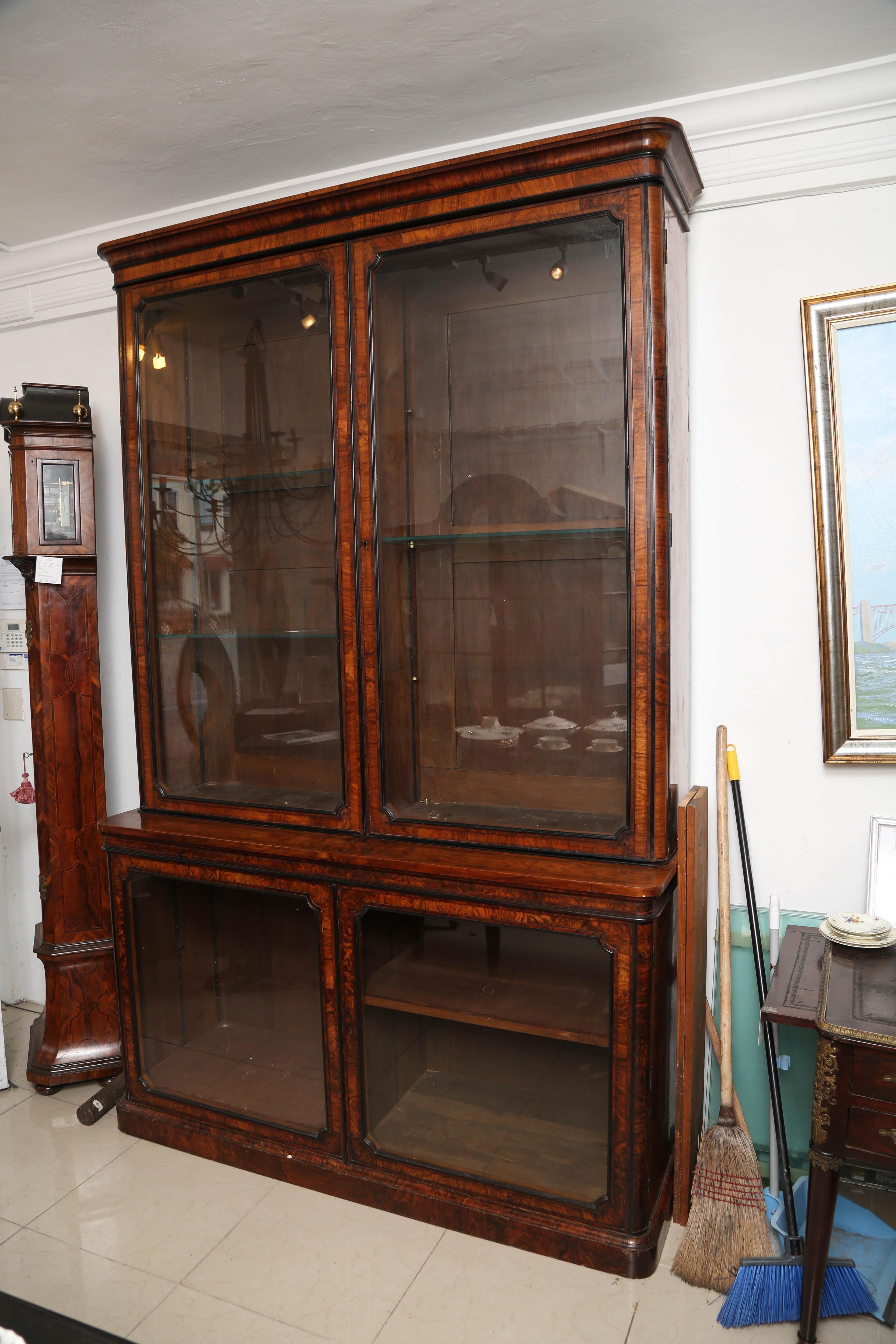  Superb 19th Century English Victorian Large Burr Walnut Library Bookcase In Excellent Condition In West Palm Beach, FL