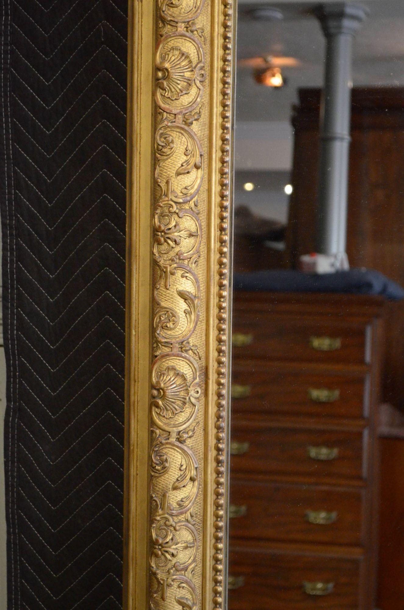 Hervorragender Bodenständer aus vergoldetem Holz aus dem 19. Jahrhundert H203cm im Angebot 1