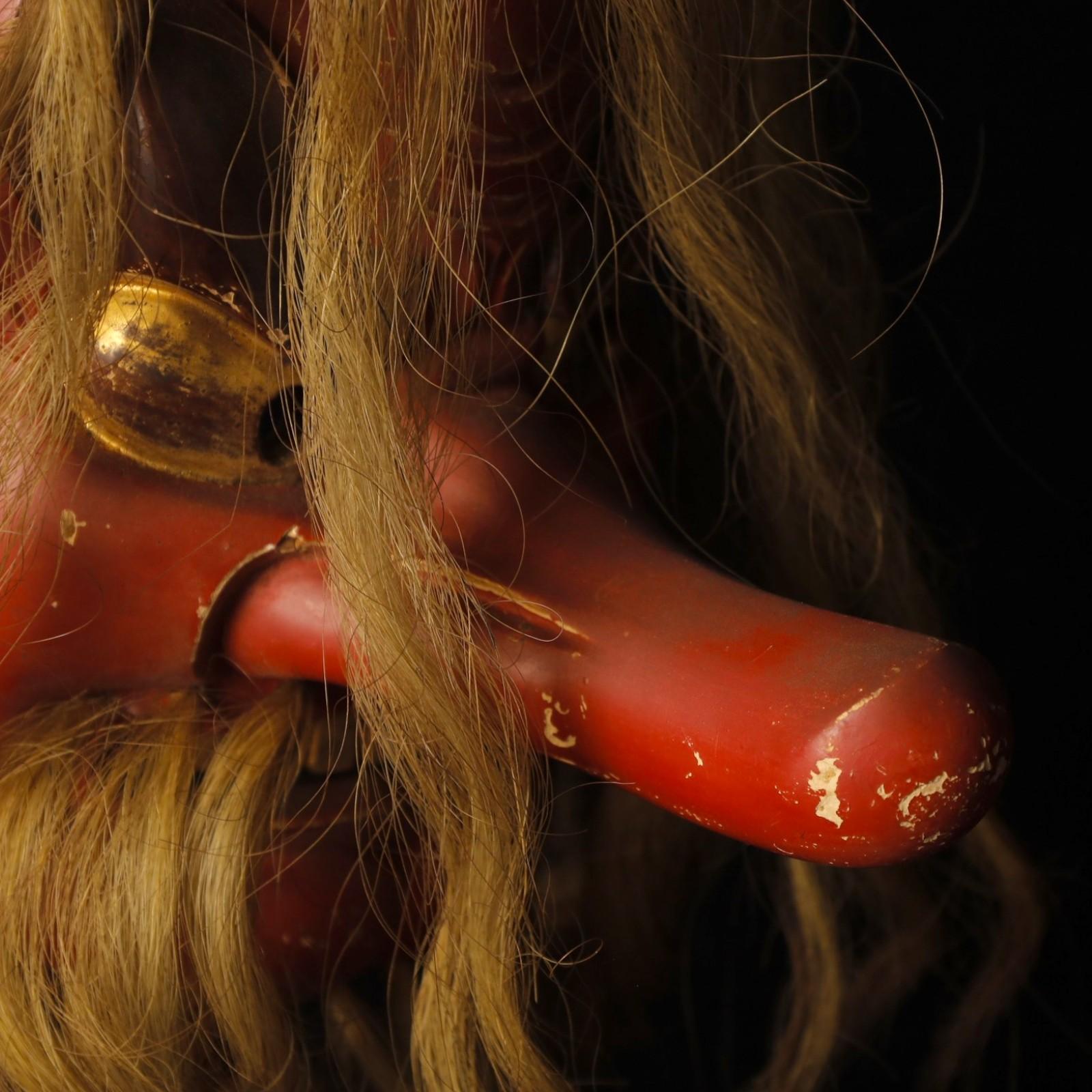 Superbe masque de Tengu japonais du 19e siècle - Fin de la période Edo en vente 11