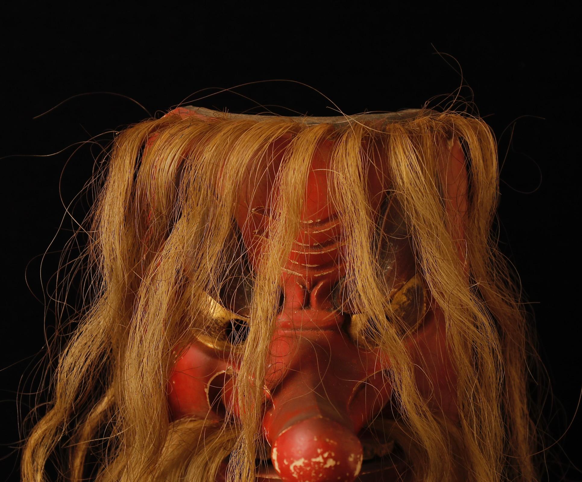 Sculpté à la main Superbe masque de Tengu japonais du 19e siècle - Fin de la période Edo en vente