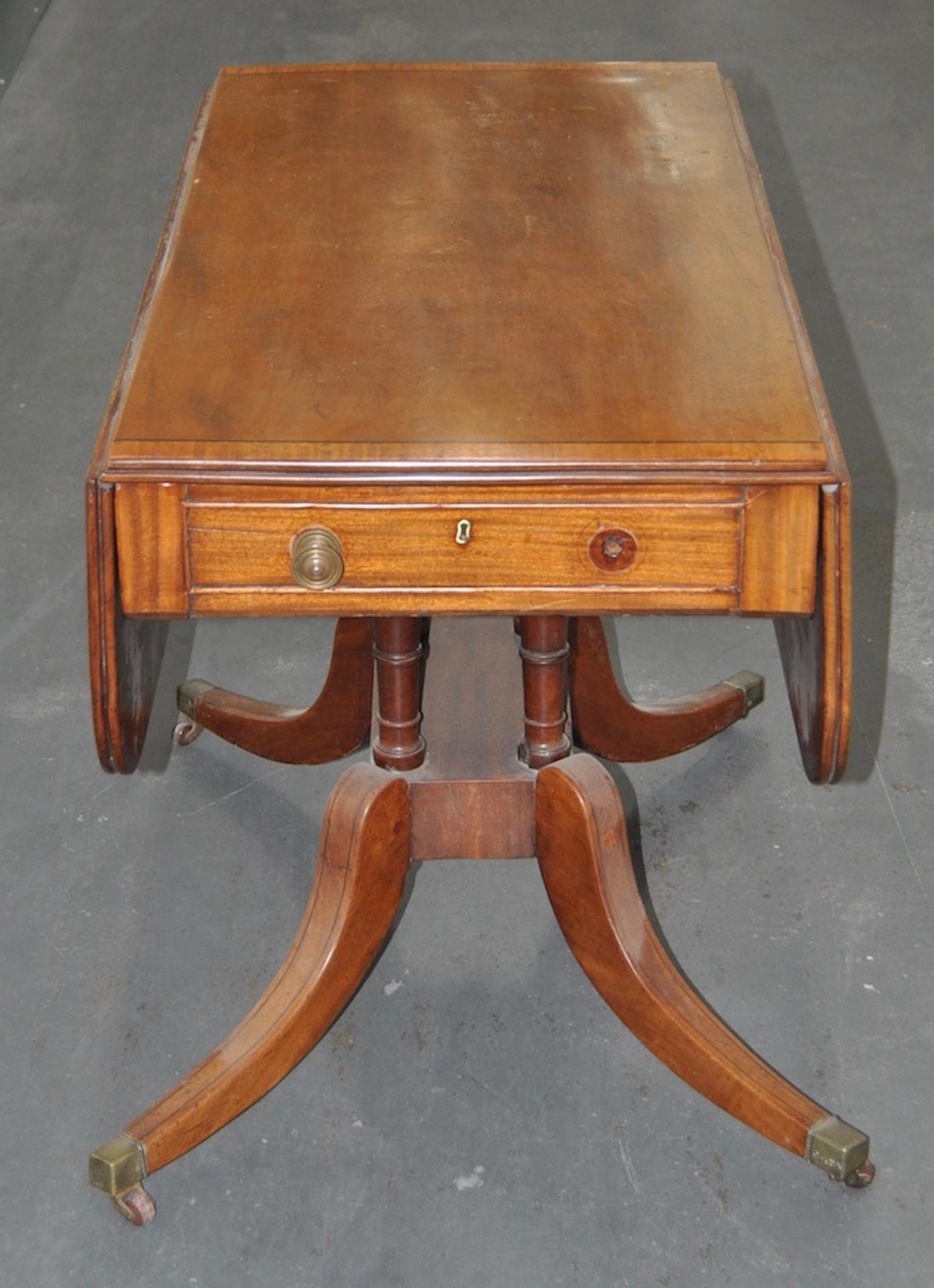 Hand-Crafted Superb 19th Century Mahogany English Regency Breakfast Table, circa 1815