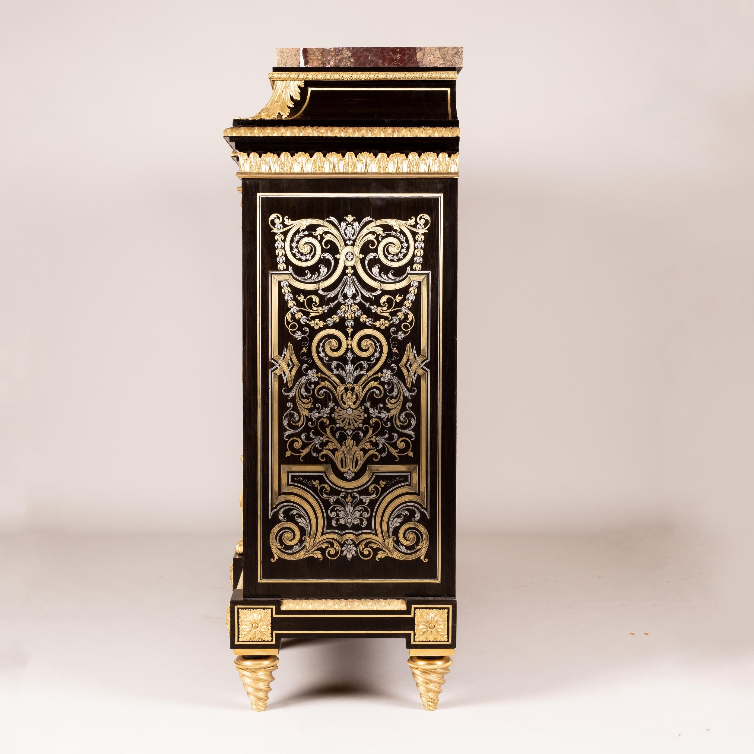 XIXe siècle Superbe cabinet en marqueterie du 19ème siècle de style Louis XIV en vente