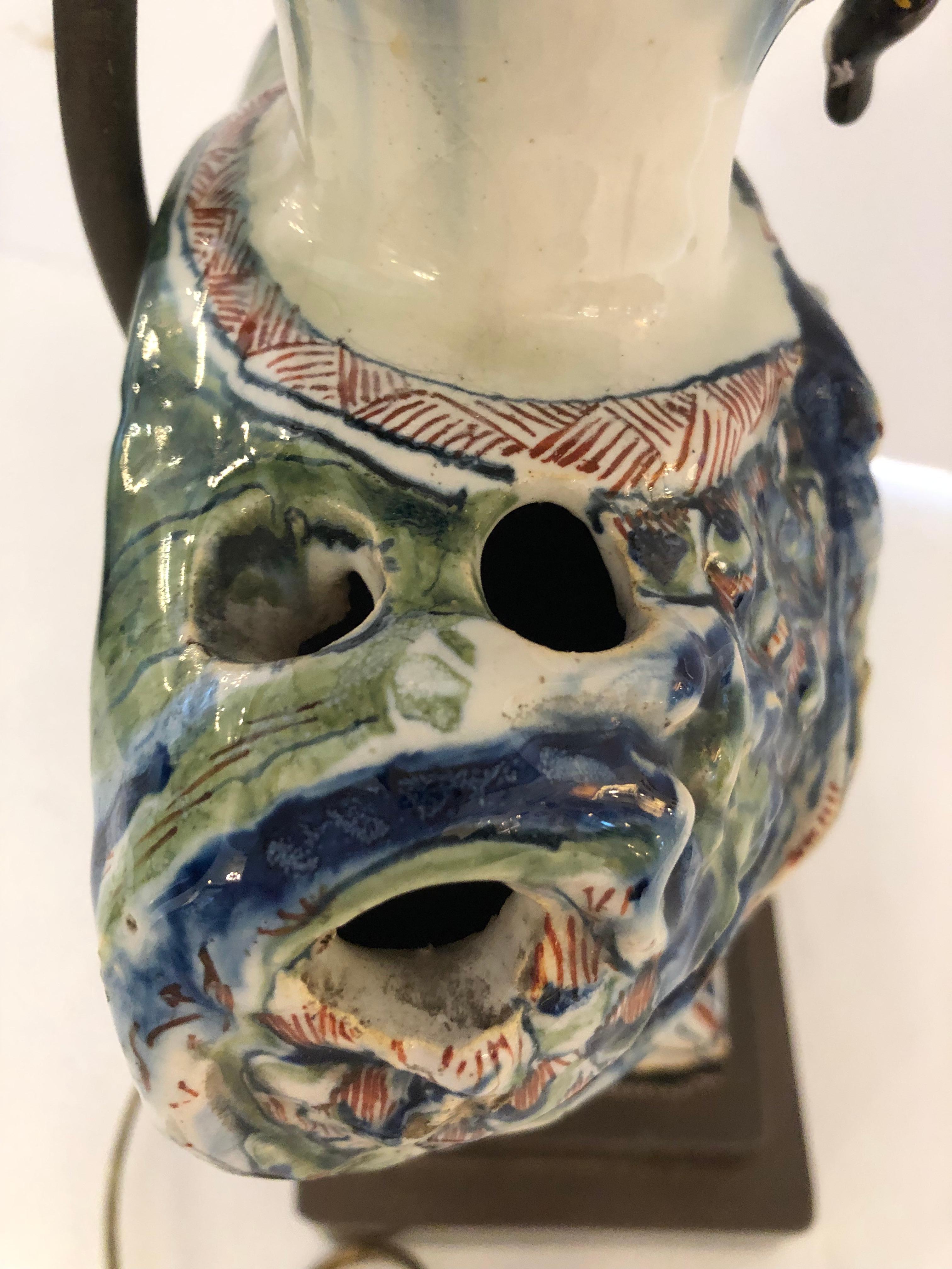 Superbe lampe sculpturale en faïence du 19ème siècle représentant un soldat français en vente 2