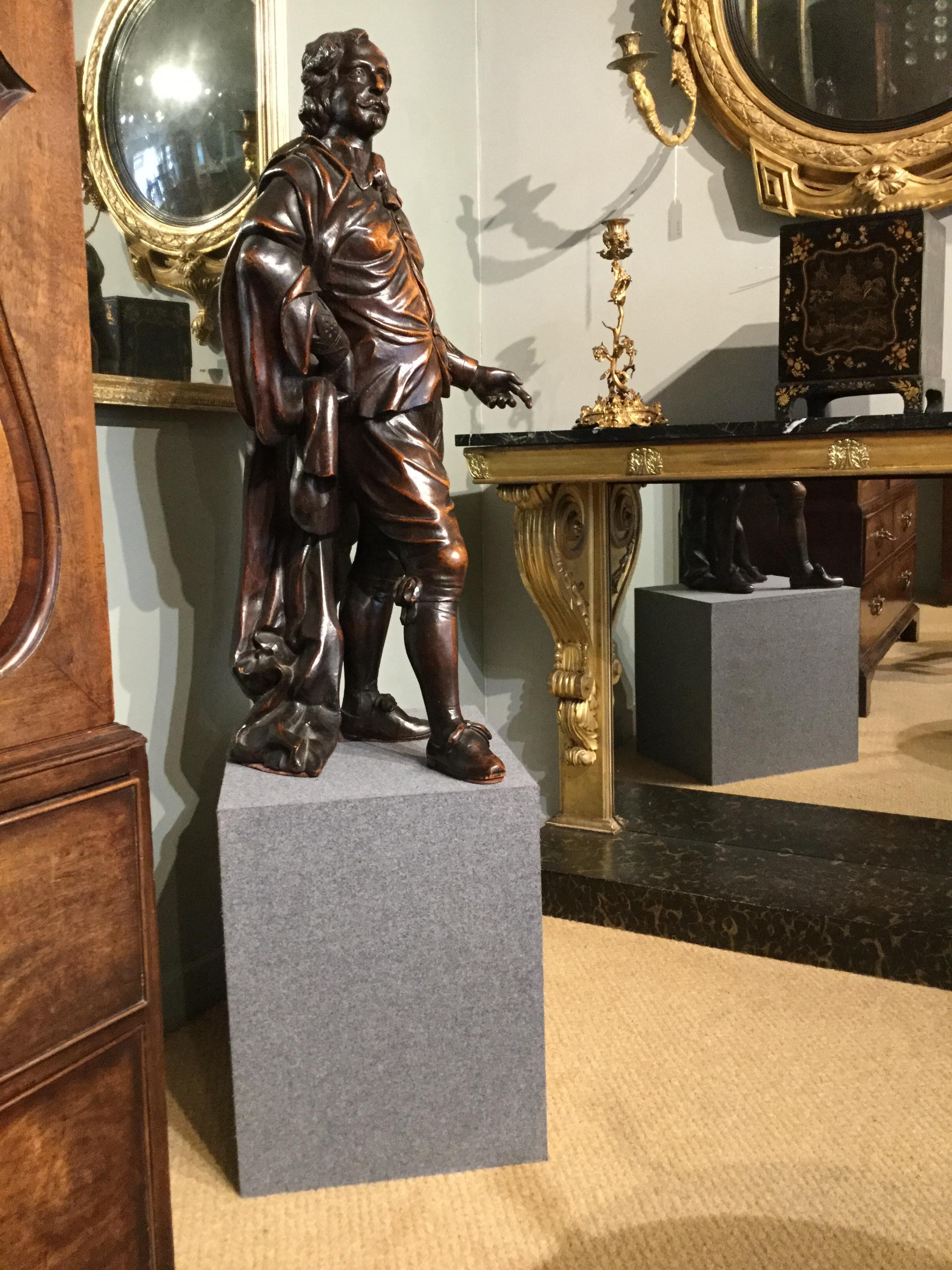 Superb 19th Century Victorian Carved Oak Figure of Sir Anthony Van Dyck For Sale 5