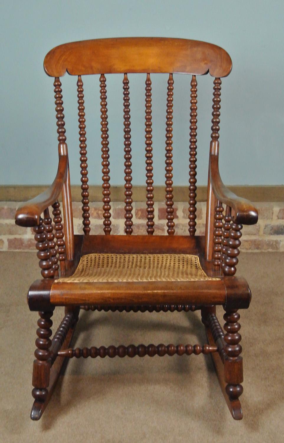 Superb 19th Century Walnut and Beech Bobbin Turned Rocking Chair, c. 1840 In Good Condition In Heathfield, GB