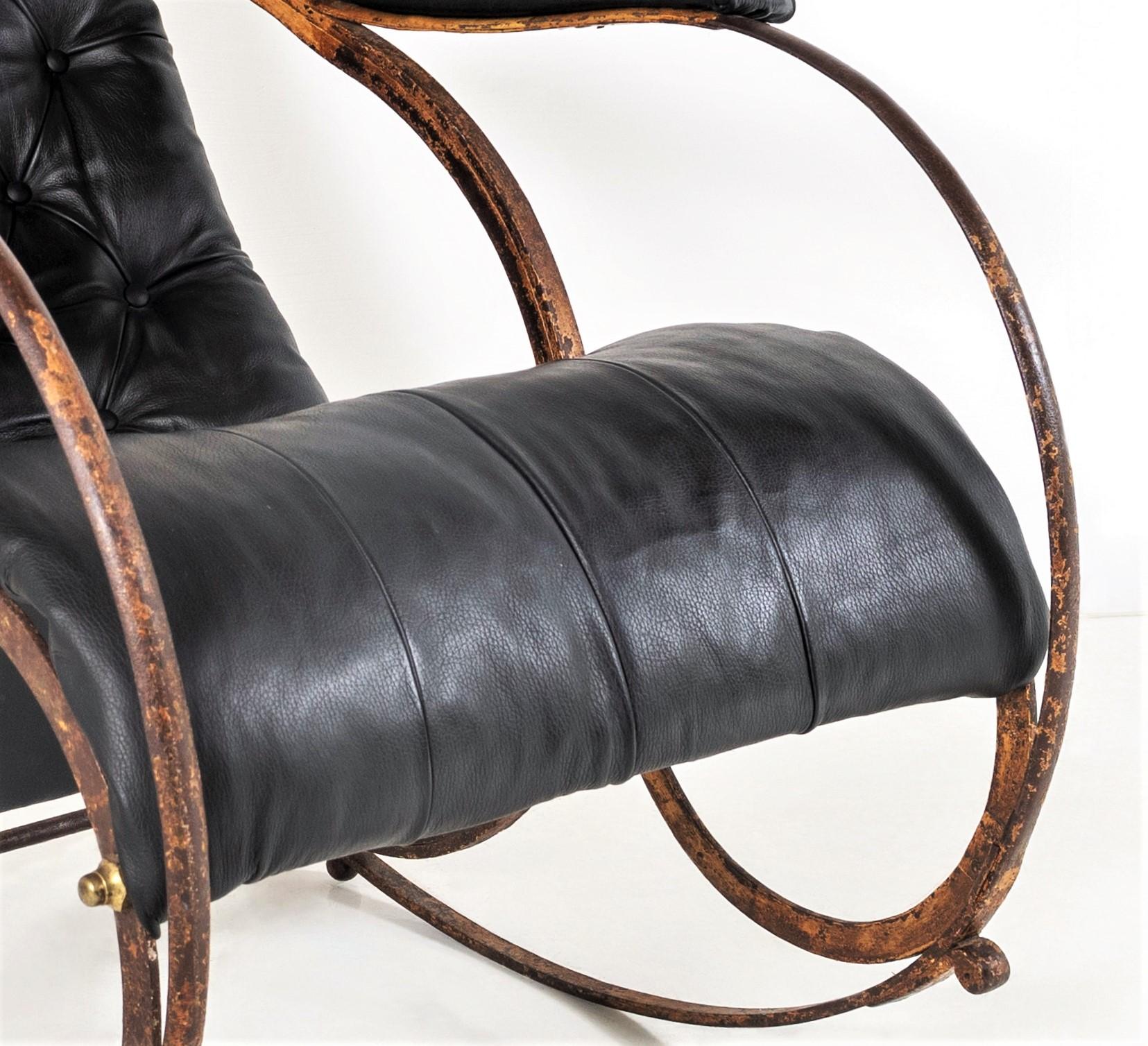 Forgé Superbe 19ème siècle. Chaise à bascule en cuir avec cadre en fer de R W Winfield, Angleterre en vente