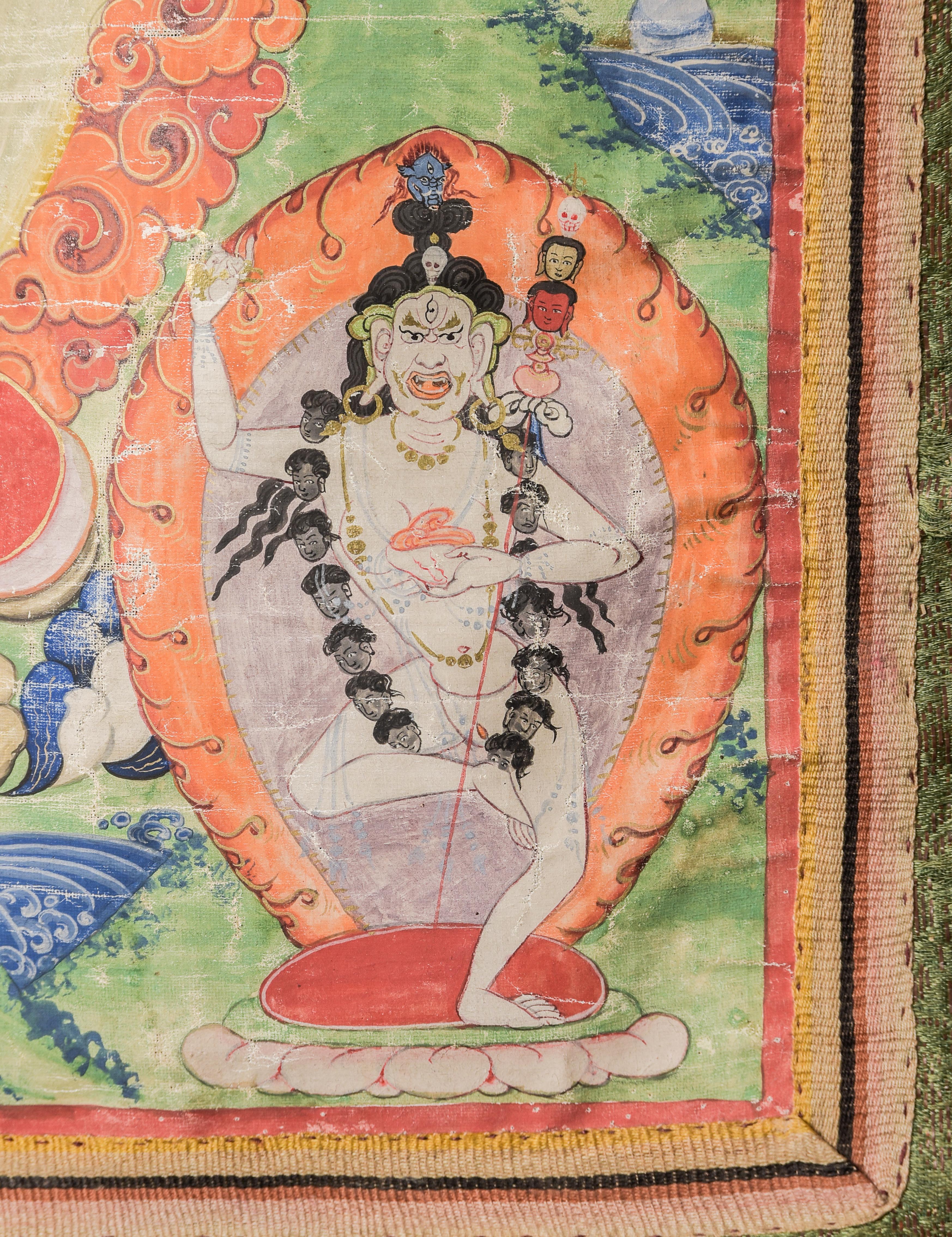 Superbo Thangka mongolo del XIX secolo con 5 Dakini, 10729 In condizioni buone in vendita a Ukiah, CA