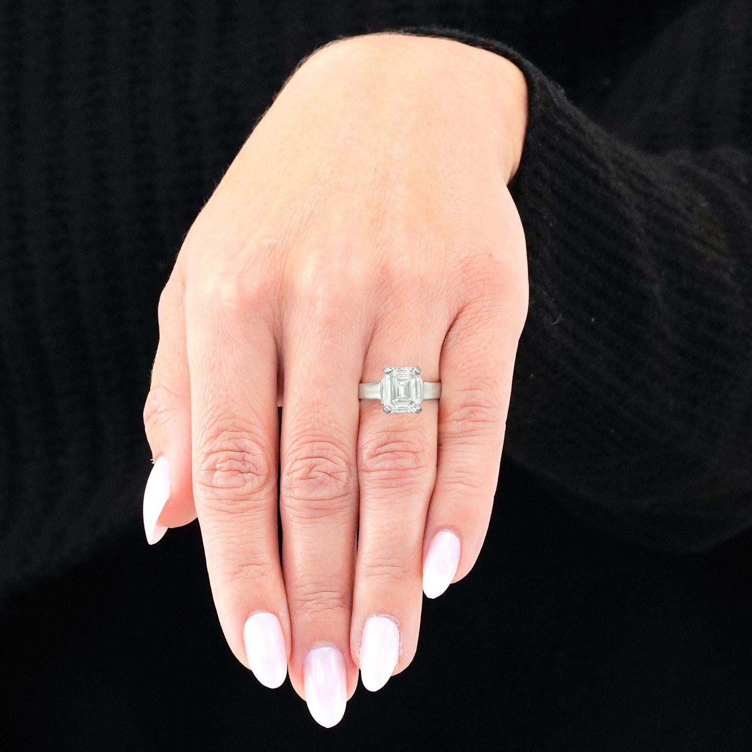 Superb 2.21 Carat E VVS1 Platinum Engagement Ring GIA In Excellent Condition For Sale In Litchfield, CT