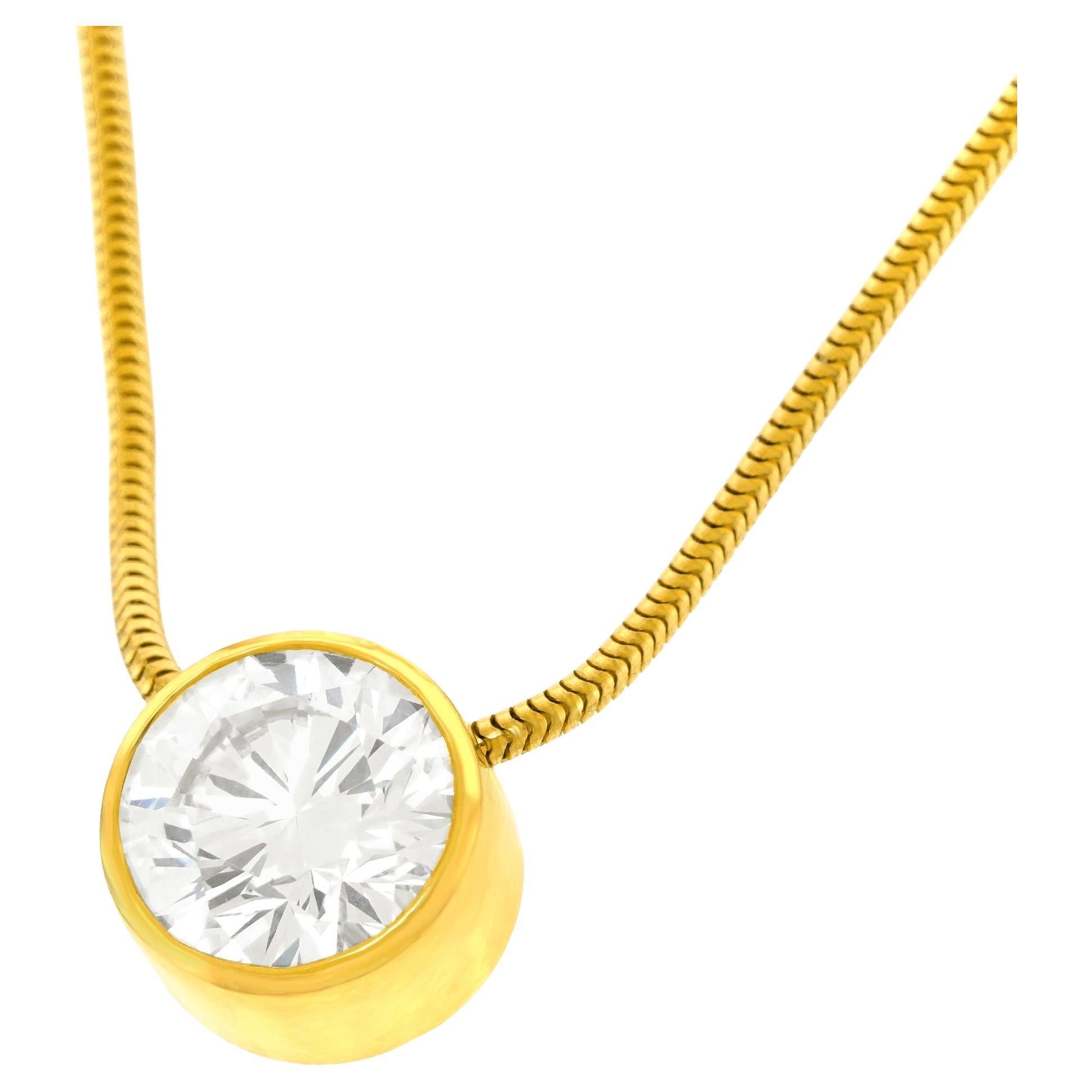 Superb 2.21ct D SI1 Diamond Solitaire Necklace in vendita