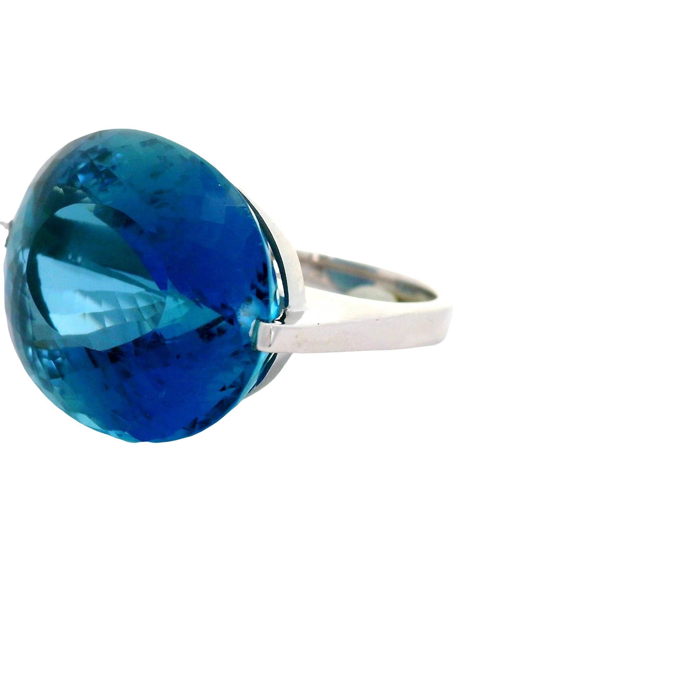Superb 27,20 Karat Aquamarin 18k Weißgold Solitär Ring im Zustand „Gut“ im Angebot in Beverly Hills, CA