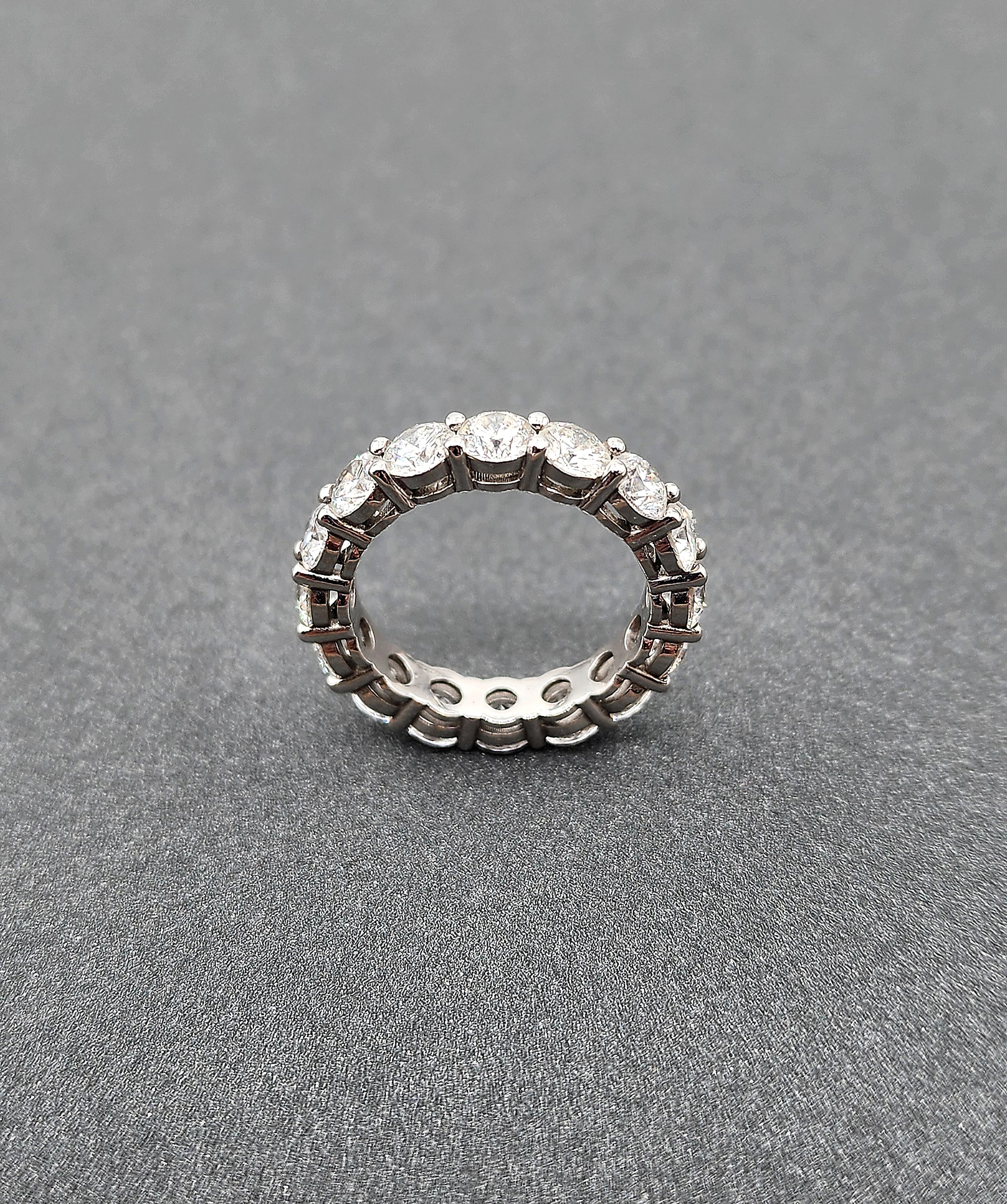 Femenino o masculino Anillo de Eternidad de Diamantes de 5,21 quilates en venta