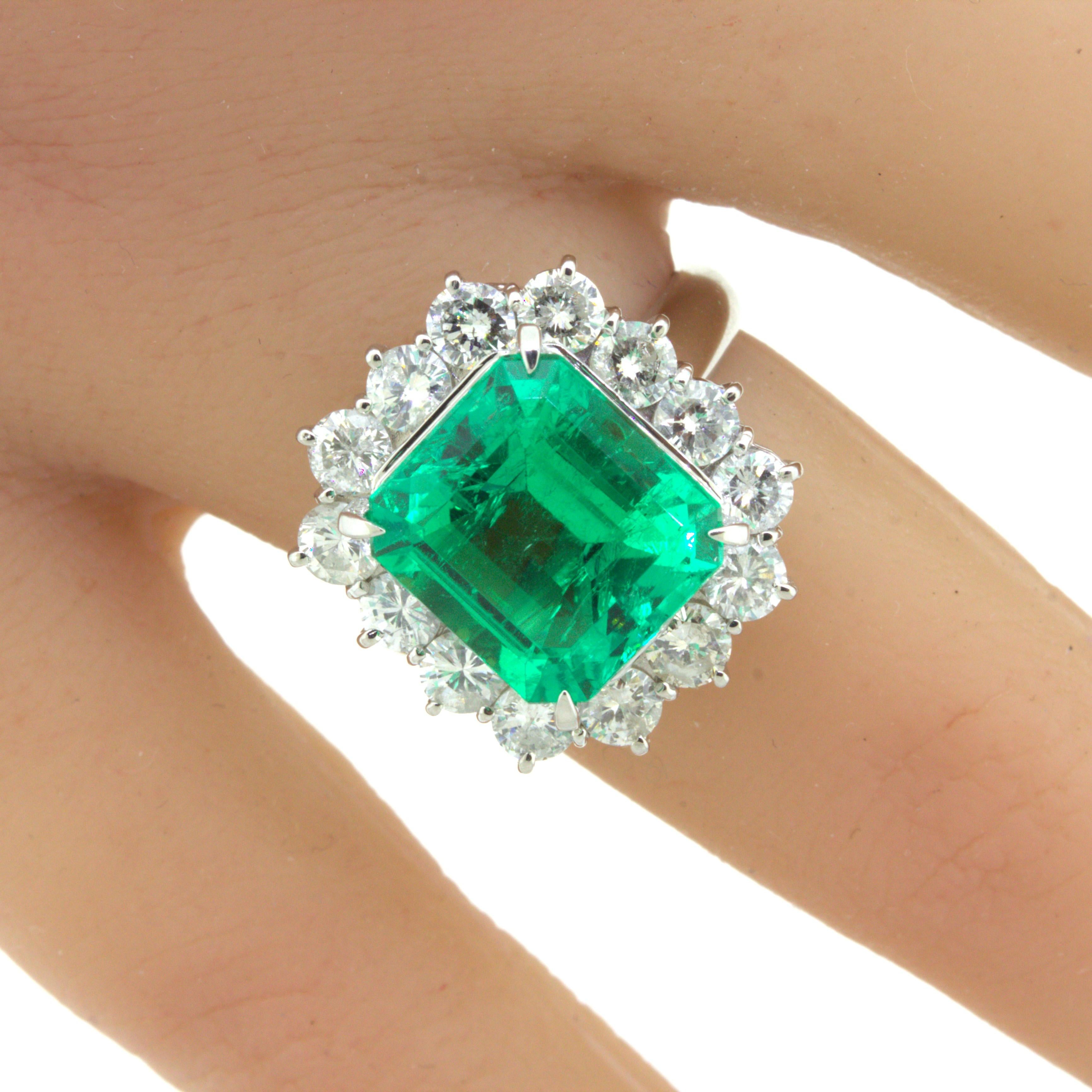 Superb 6.12 Carat Colombian Emerald Diamond Platinum Ring, GIA Certified 9