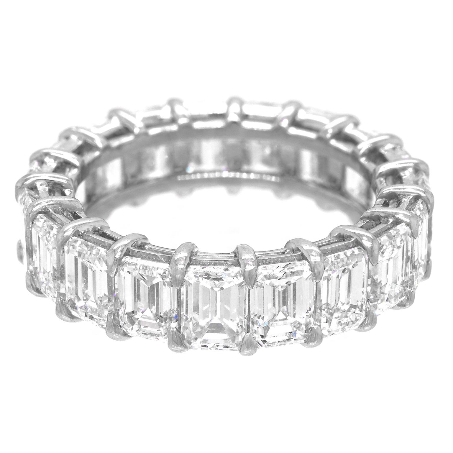 Women's or Men's Superb 8.0cttw Emerald-cut Diamond Eternity Band Platinum For Sale