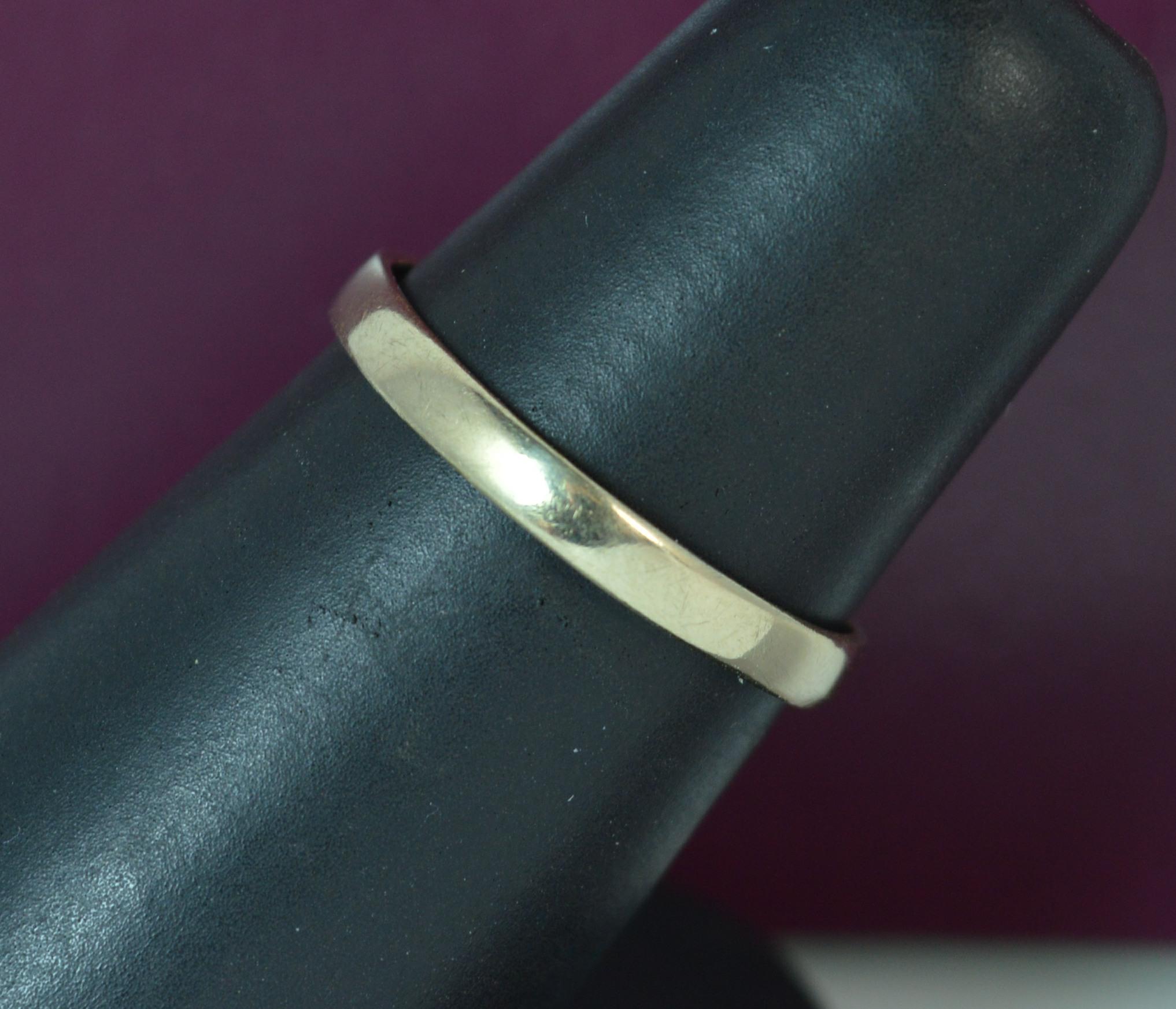 Superb 9 Carat Gold Claddagh Fede Ring 5